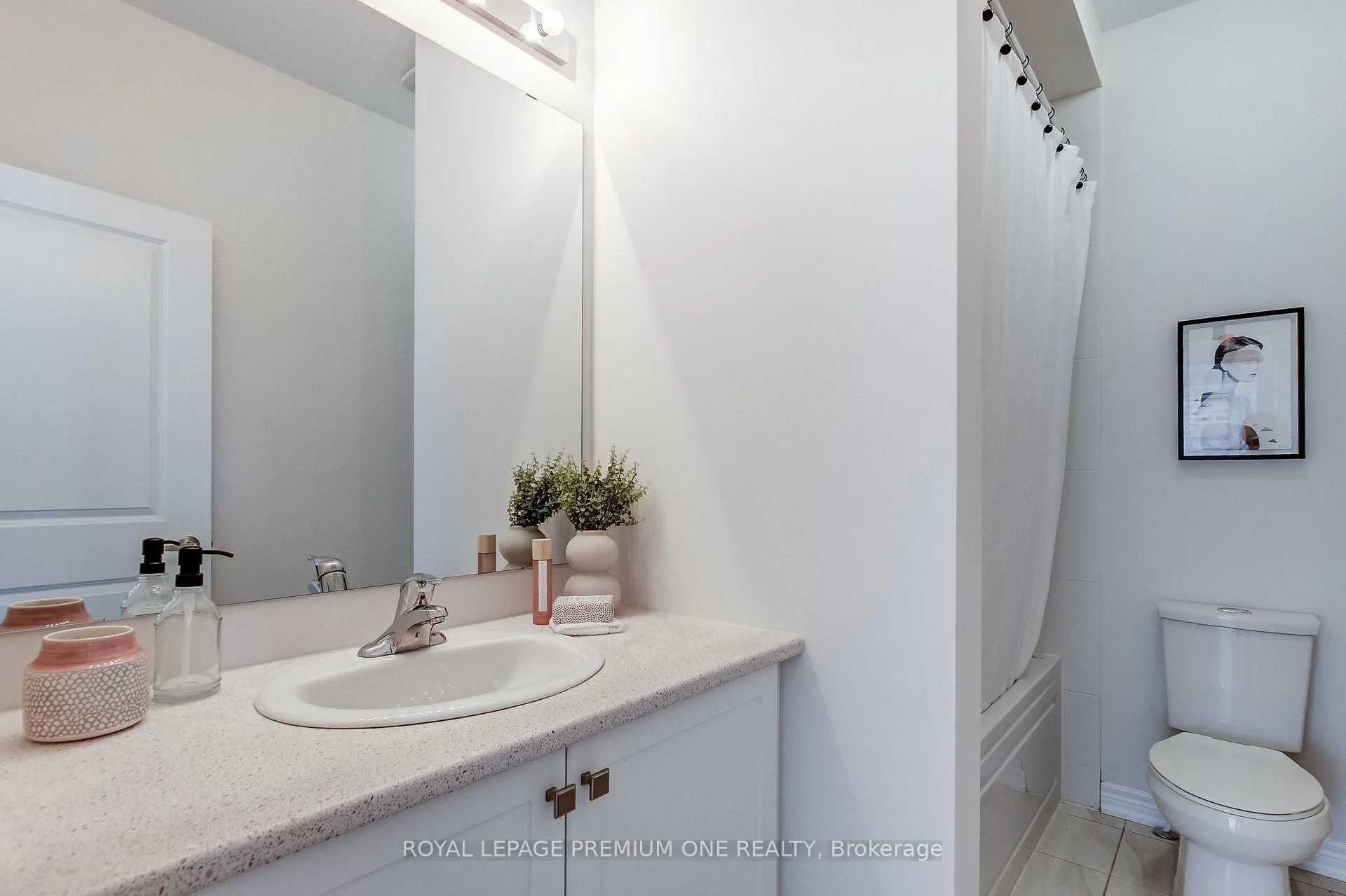 Photo 20 of 849 Hickory Crescent, Milton, Cobban — HOMEH