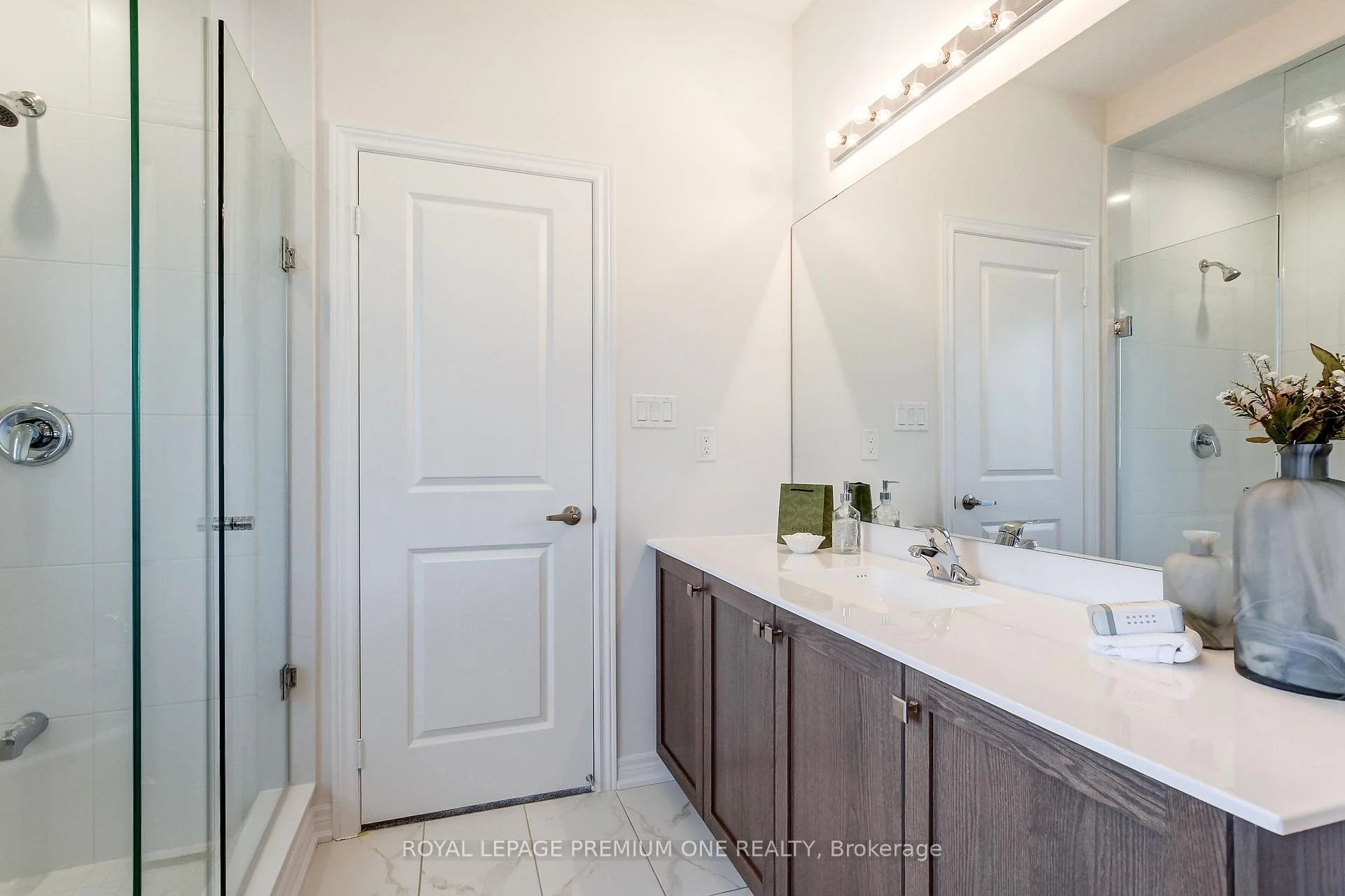 Photo 27 of 849 Hickory Crescent, Milton, Cobban — HOMEH