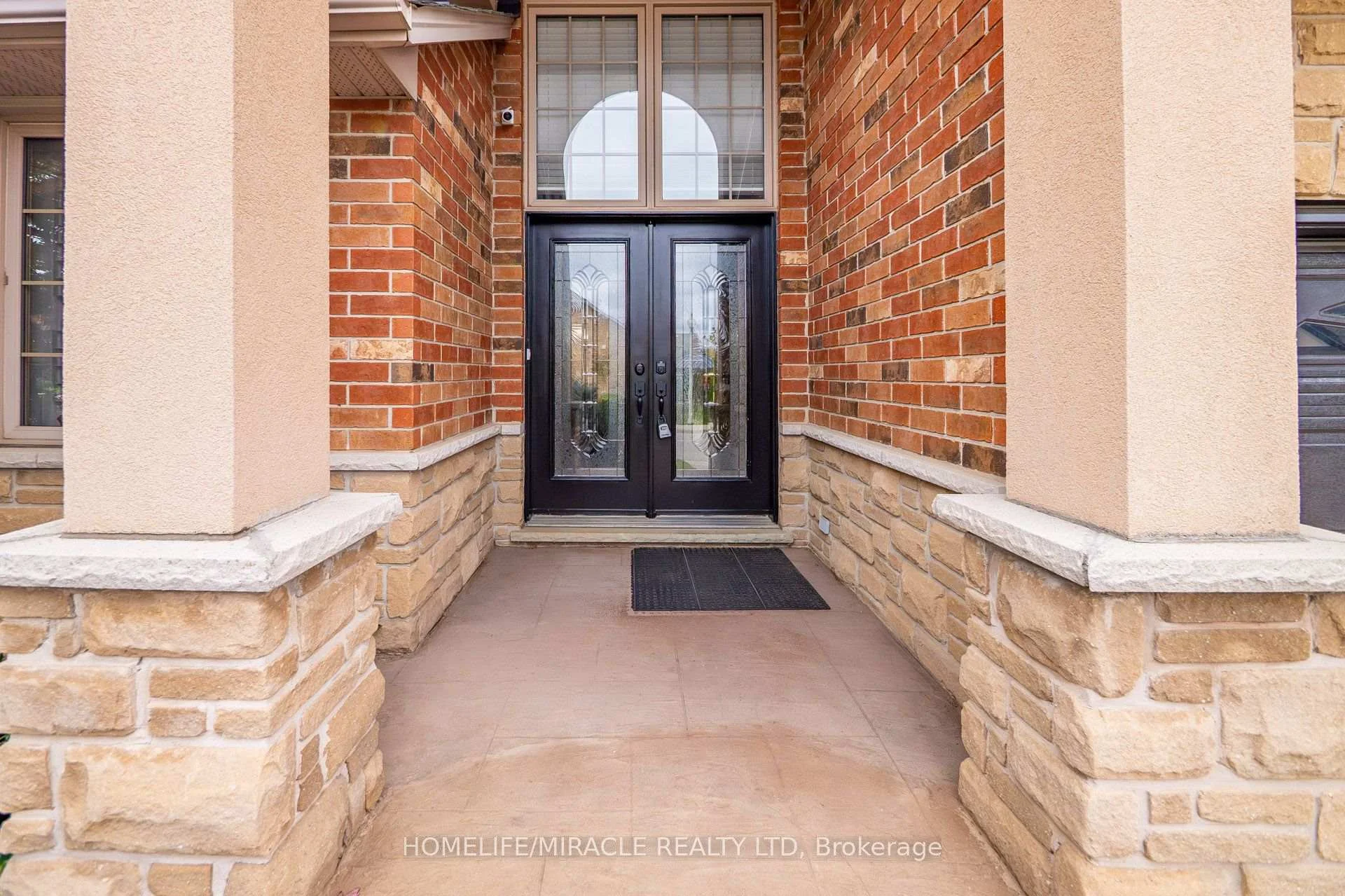 Photo 5 of 41 Kingsview Drive, Hamilton, Albion Falls — HOMEH