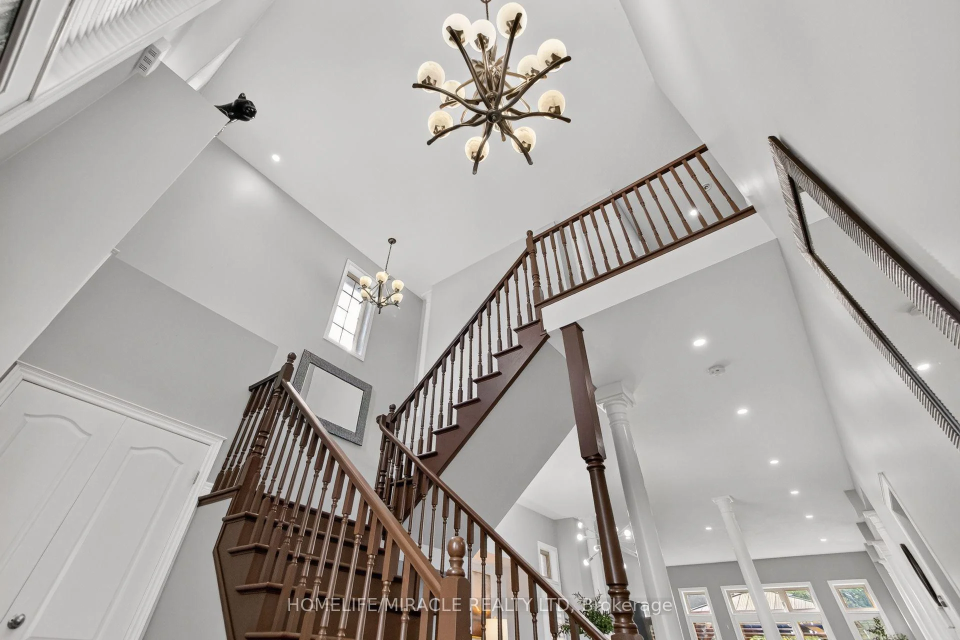 Photo 8 of 41 Kingsview Drive, Hamilton, Albion Falls — HOMEH