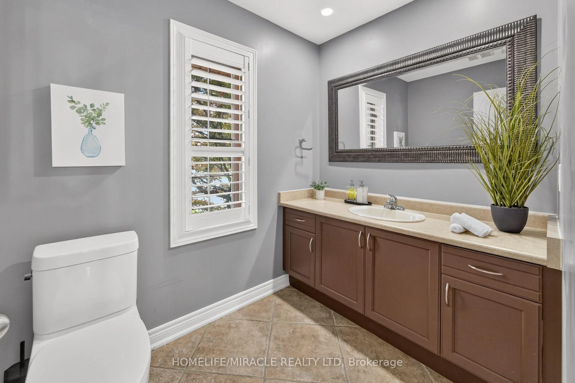 Photo 11 of 41 Kingsview Drive, Hamilton, Albion Falls — HOMEH
