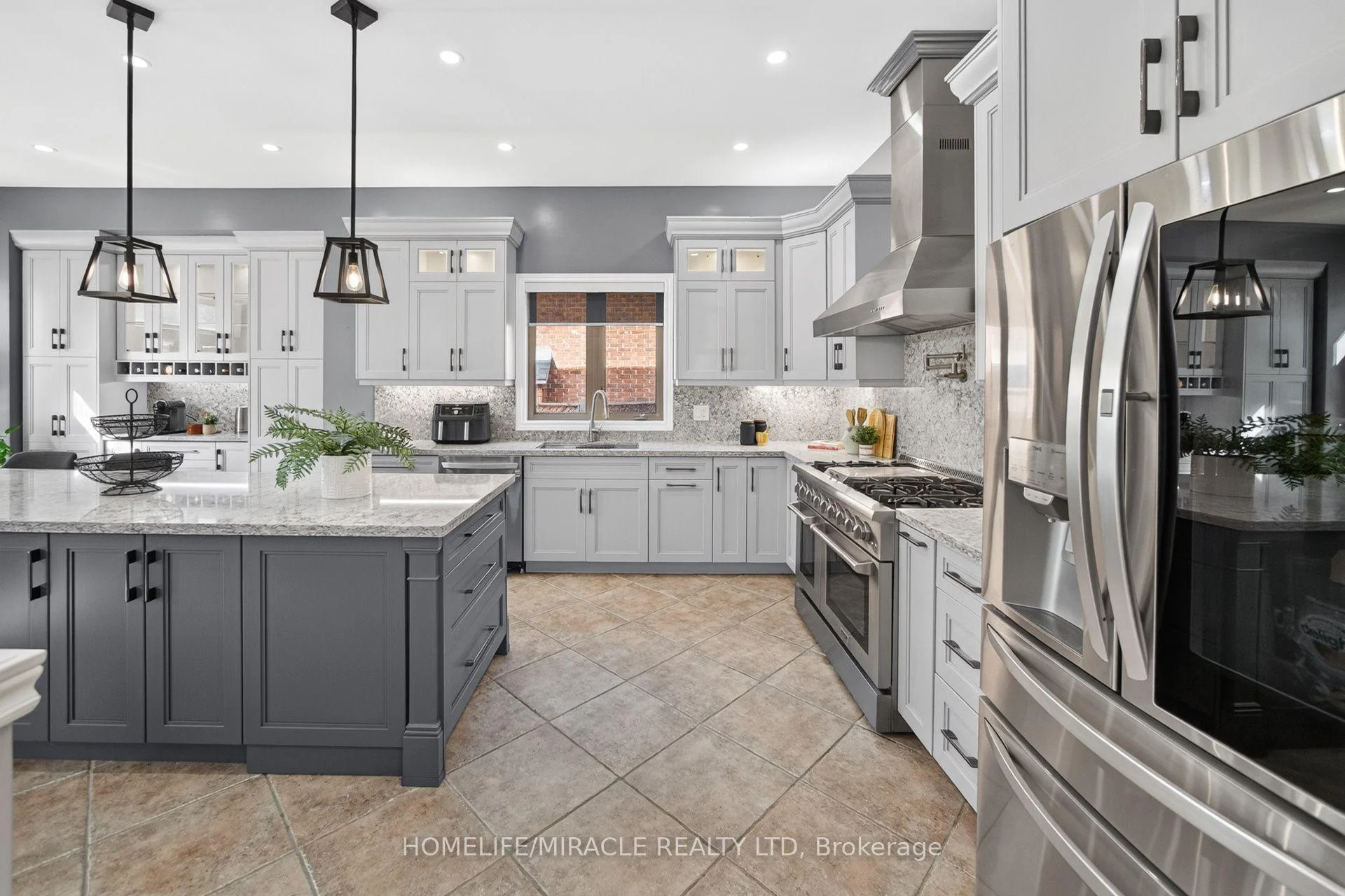 Photo 23 of 41 Kingsview Drive, Hamilton, Albion Falls — HOMEH