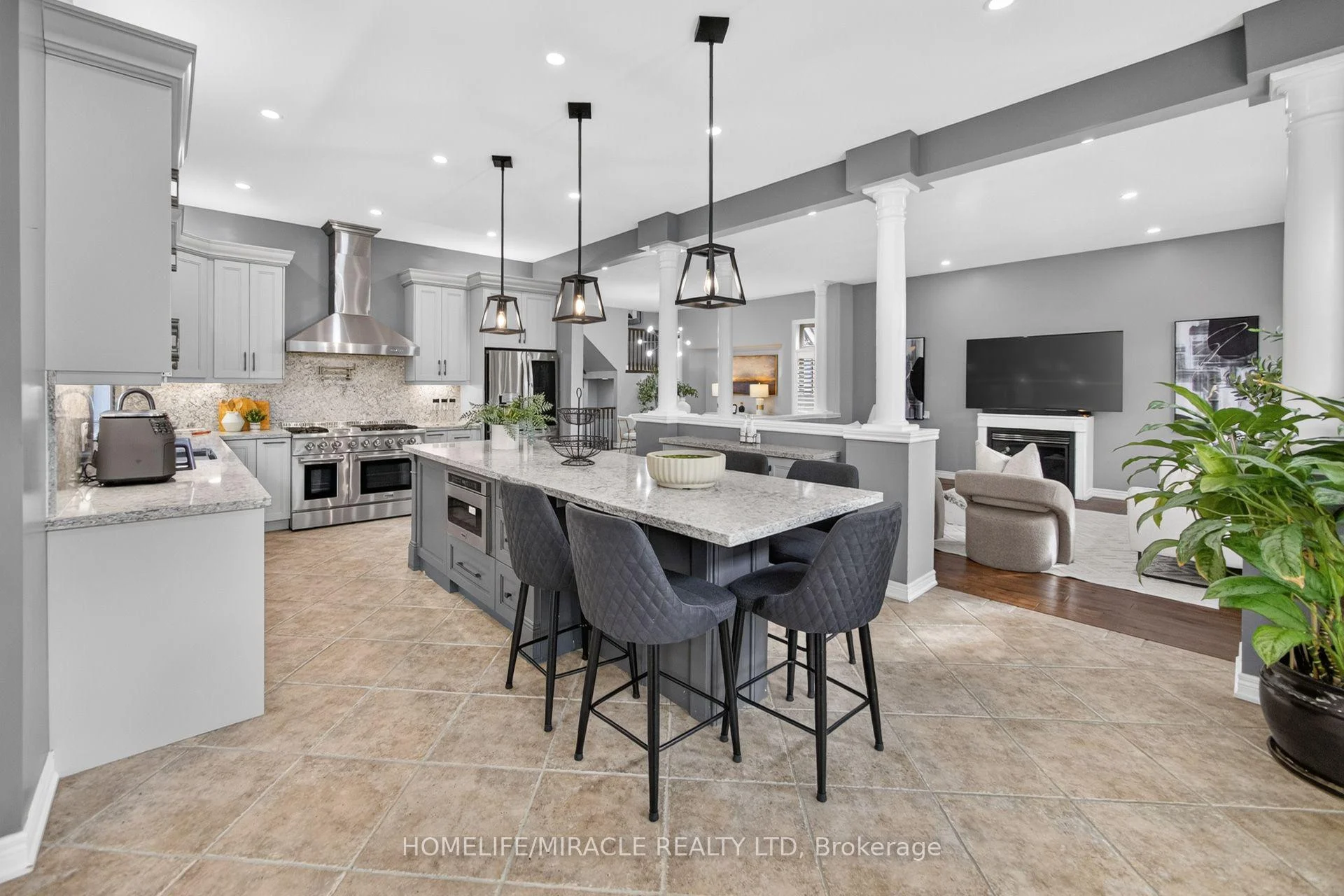 Photo 27 of 41 Kingsview Drive, Hamilton, Albion Falls — HOMEH