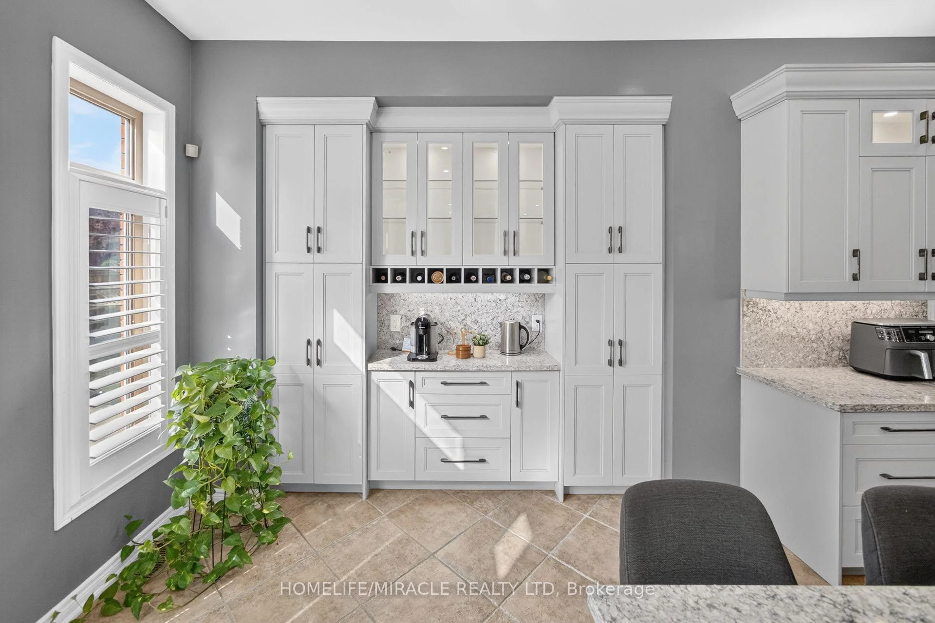 Photo 28 of 41 Kingsview Drive, Hamilton, Albion Falls — HOMEH