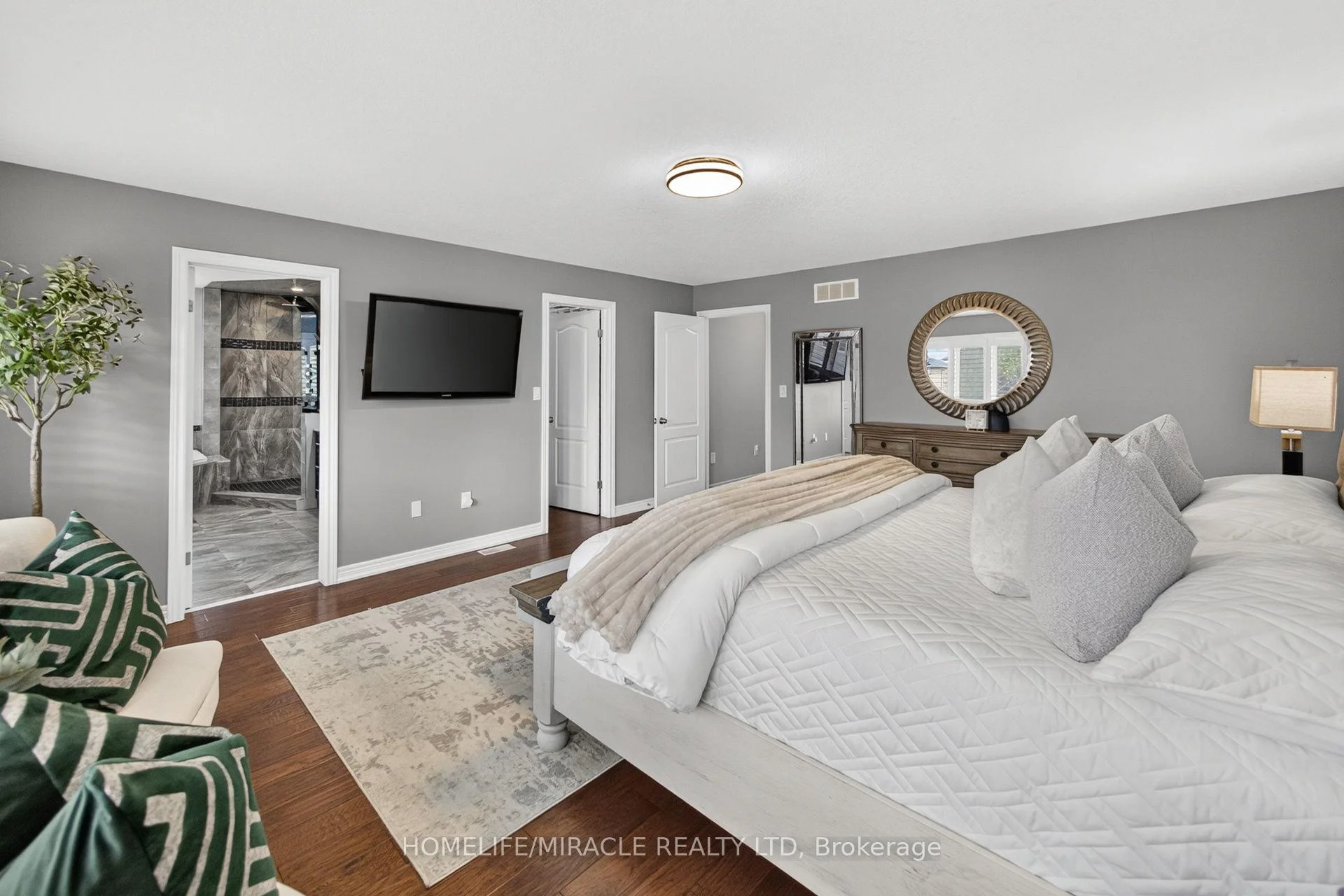 Photo 39 of 41 Kingsview Drive, Hamilton, Albion Falls — HOMEH