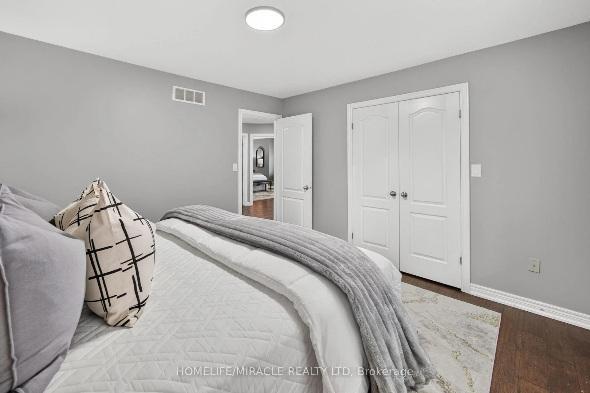 Photo 44 of 41 Kingsview Drive, Hamilton, Albion Falls — HOMEH