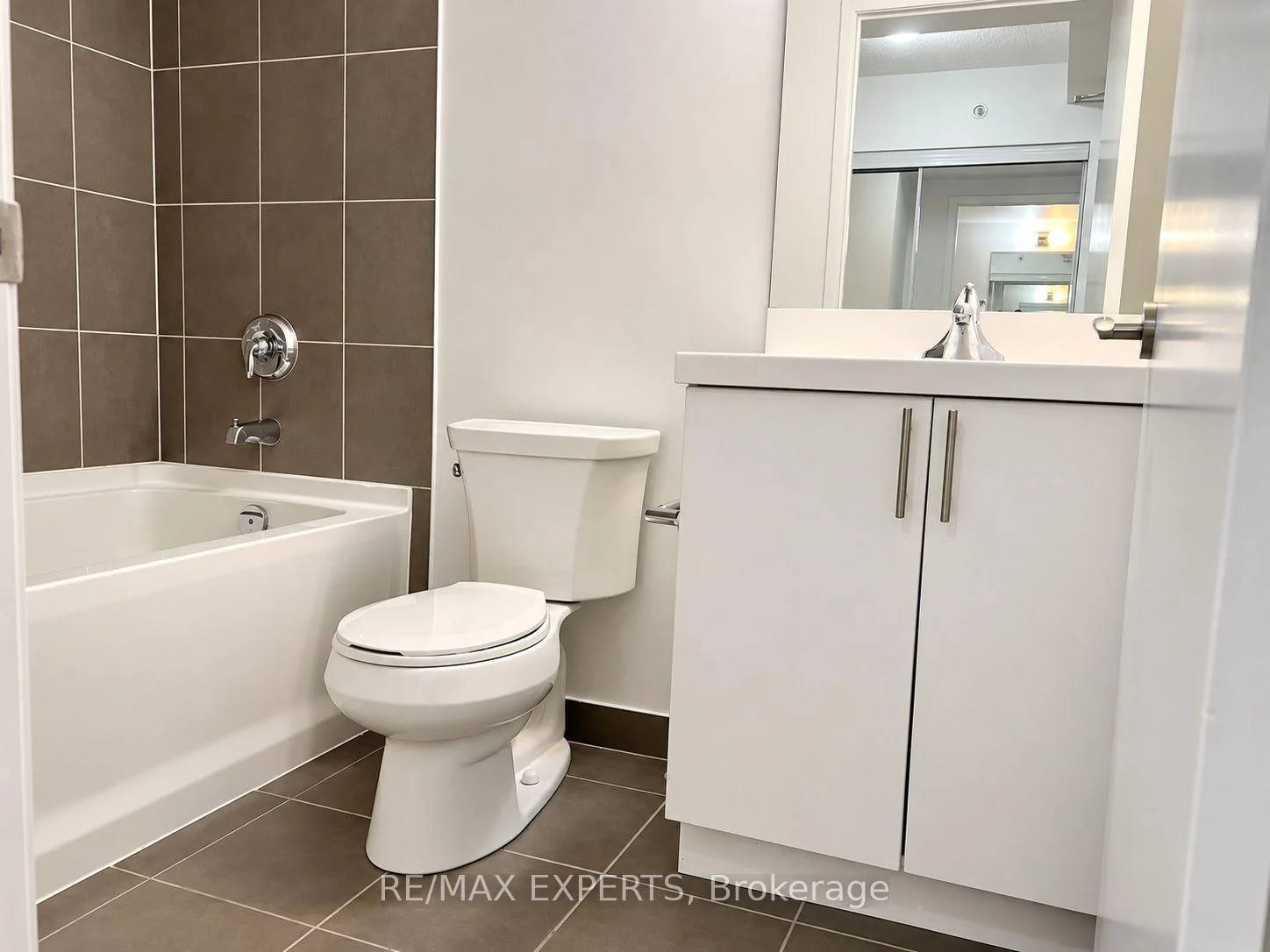 Photo 7 of Unit 414, 830 Lawrence Avenue W, North York, Yorkdale-Glen Park — HOMEH