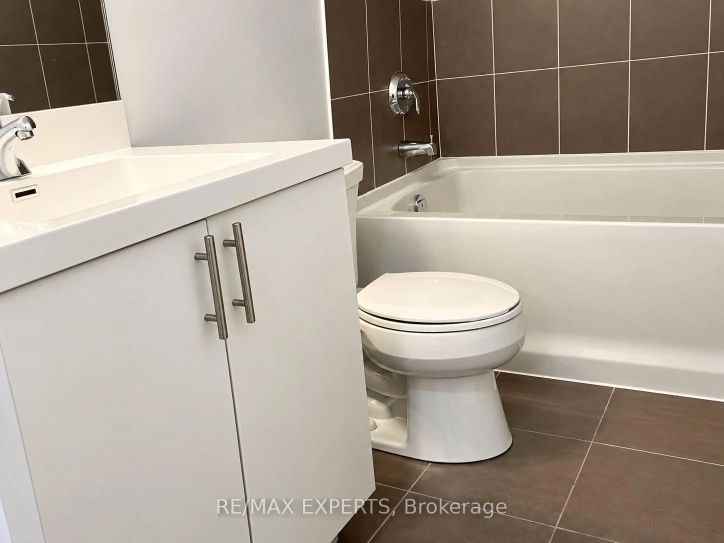 Photo 10 of Unit 414, 830 Lawrence Avenue W, North York, Yorkdale-Glen Park — HOMEH