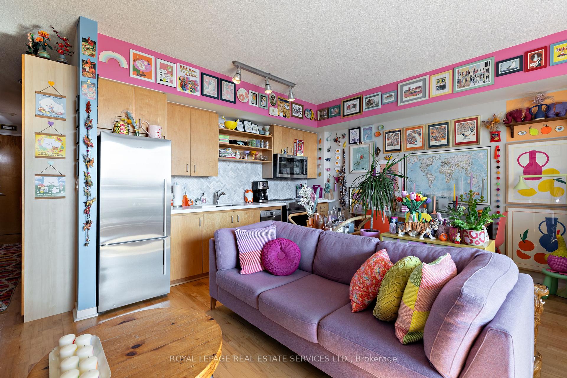 Photo 5 of Unit 210, 301 Markham Street, Toronto, Trinity-Bellwoods — HOMEH