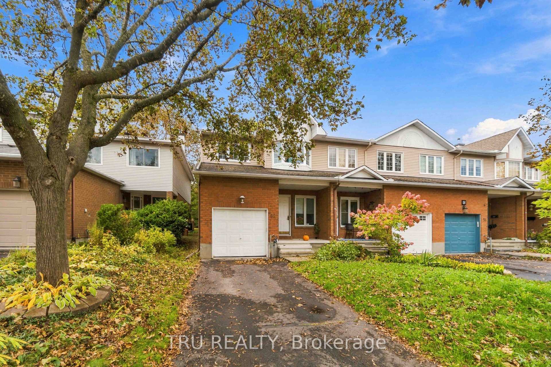 Photo 3 of 62 Hunter's Glen Crescent, Ottawa, Hunt Club Park/Greenboro — HOMEH