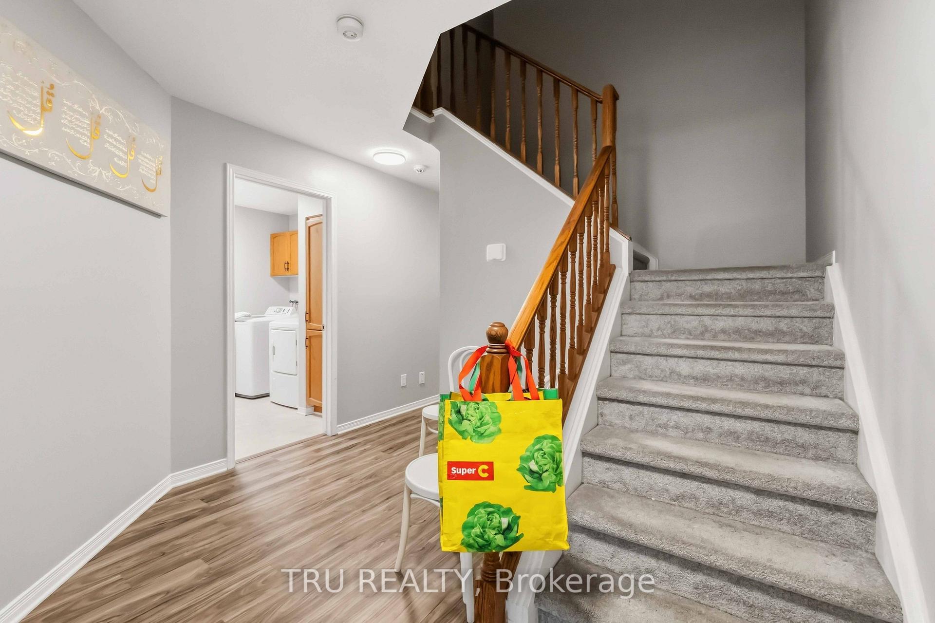 Photo 6 of 62 Hunter's Glen Crescent, Ottawa, Hunt Club Park/Greenboro — HOMEH