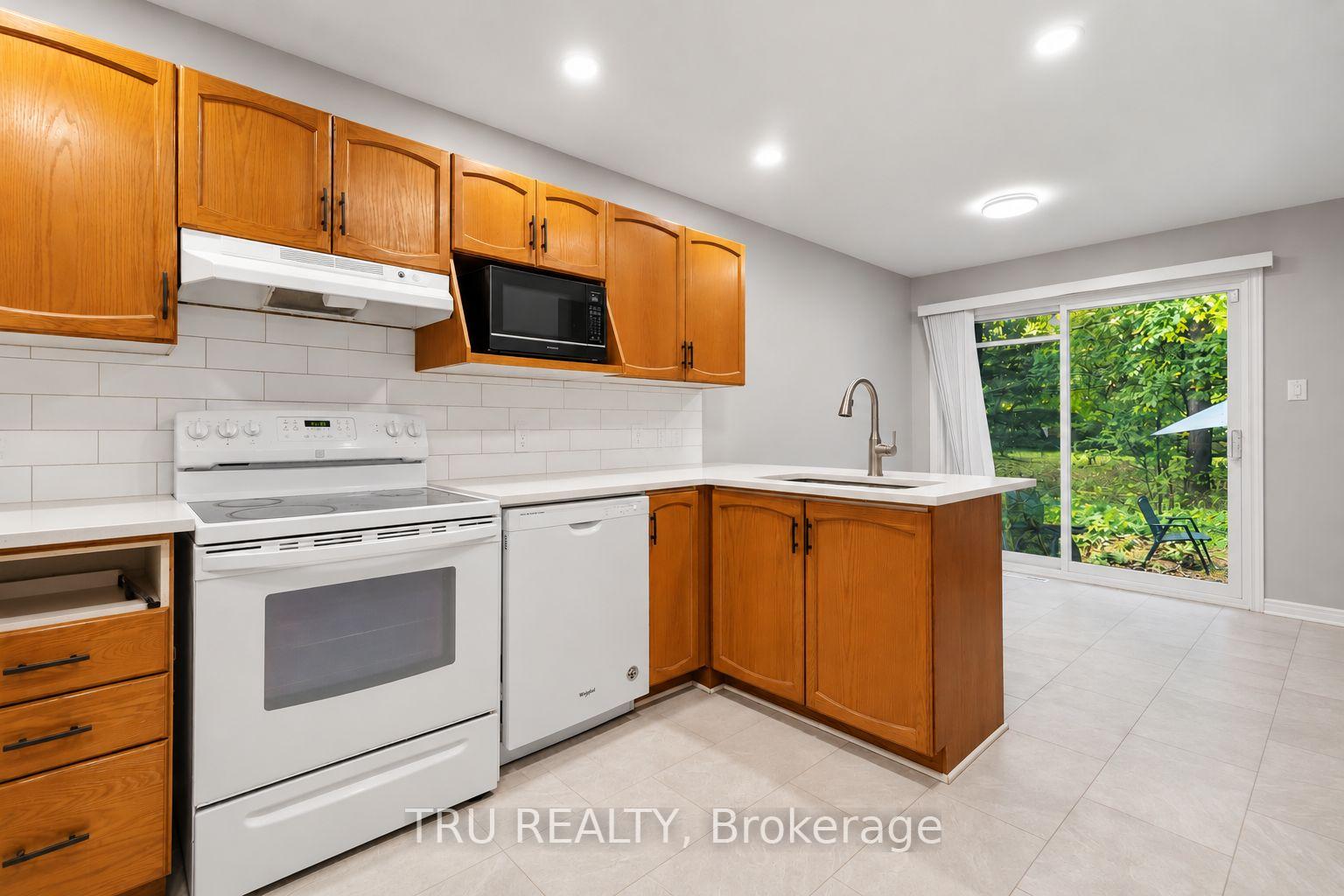 Photo 13 of 62 Hunter's Glen Crescent, Ottawa, Hunt Club Park/Greenboro — HOMEH
