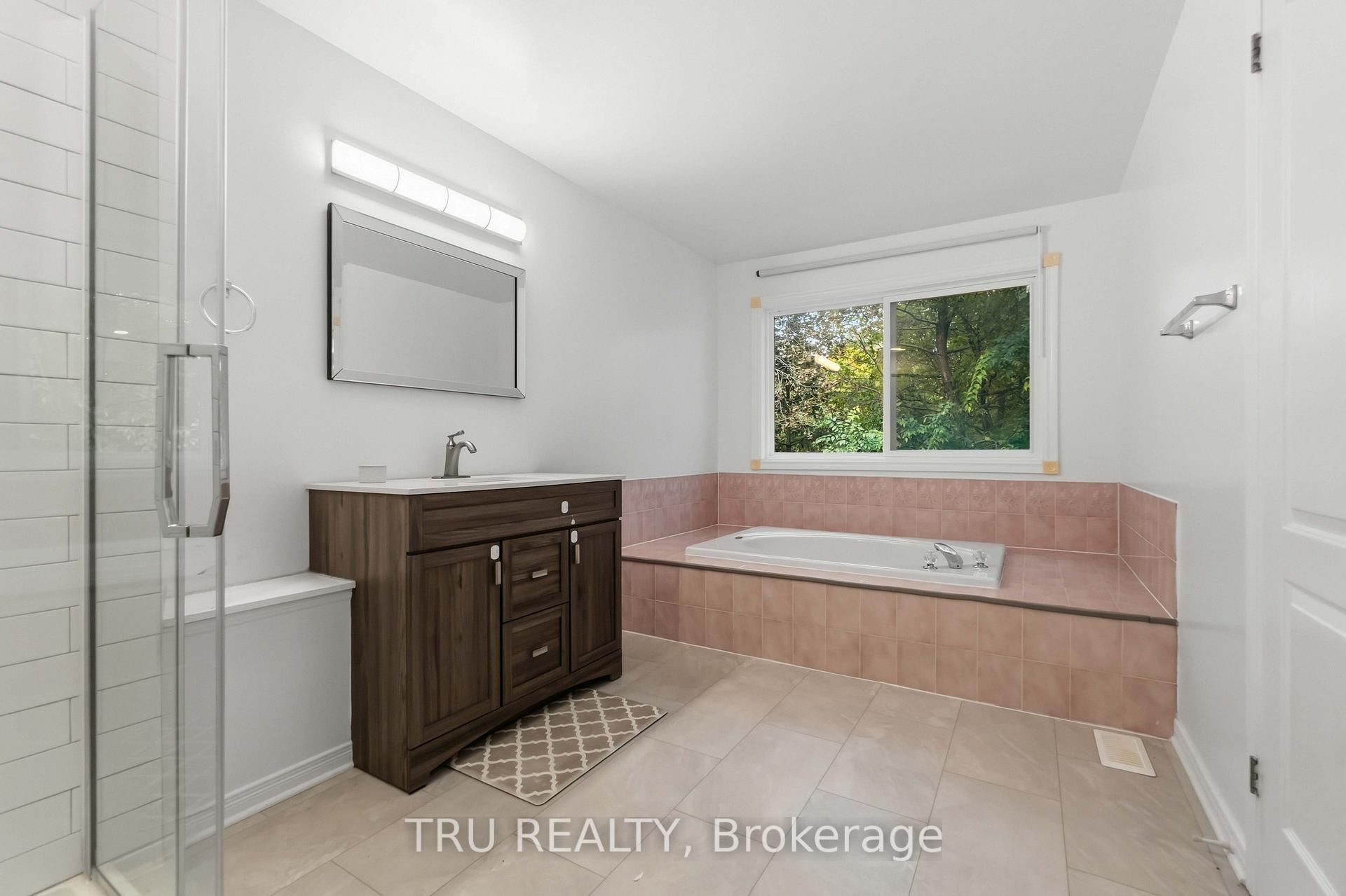 Photo 23 of 62 Hunter's Glen Crescent, Ottawa, Hunt Club Park/Greenboro — HOMEH