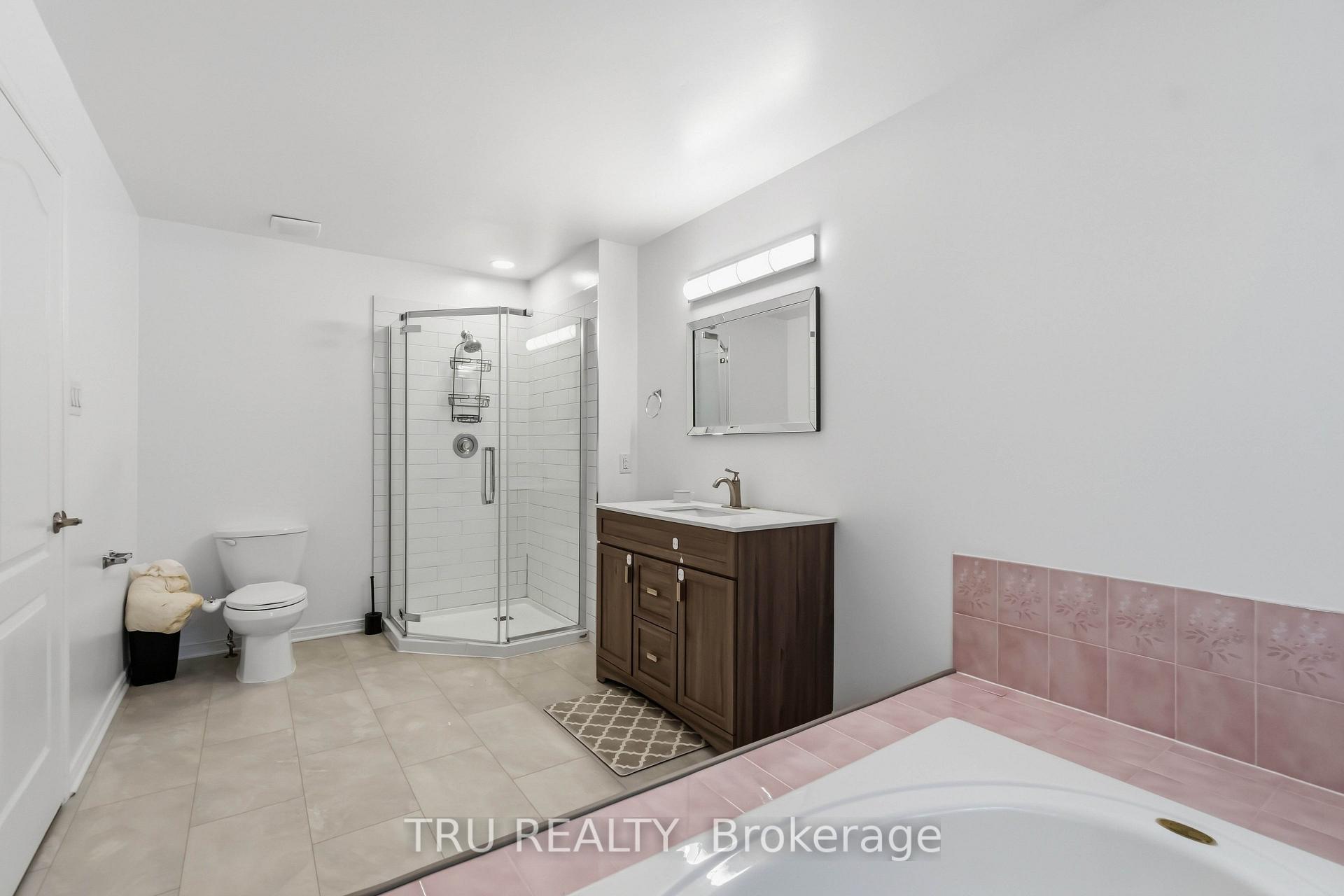 Photo 24 of 62 Hunter's Glen Crescent, Ottawa, Hunt Club Park/Greenboro — HOMEH