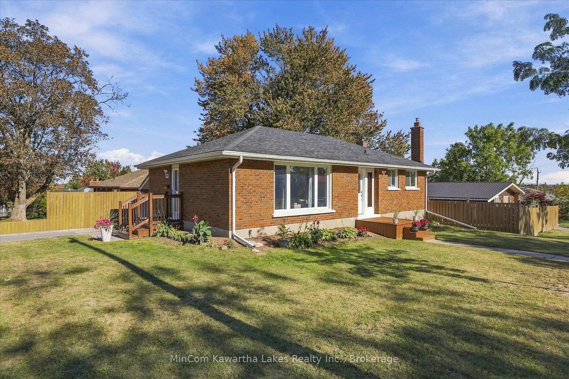 Photo of 398 Applegrove Avenue