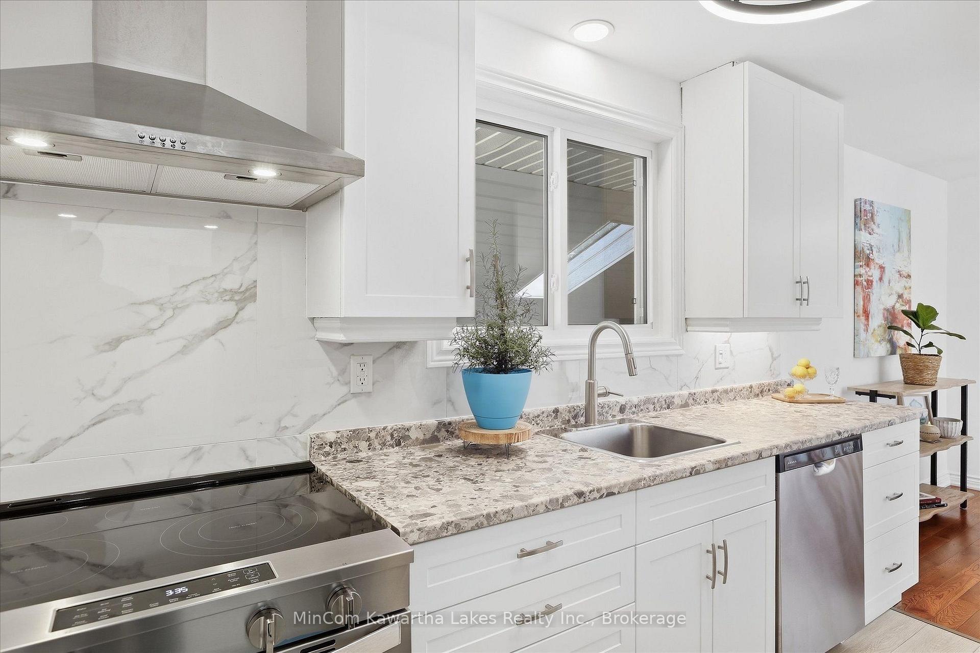 Photo 14 of 398 Applegrove Avenue, Peterborough, Northcrest Ward 5 — HOMEH