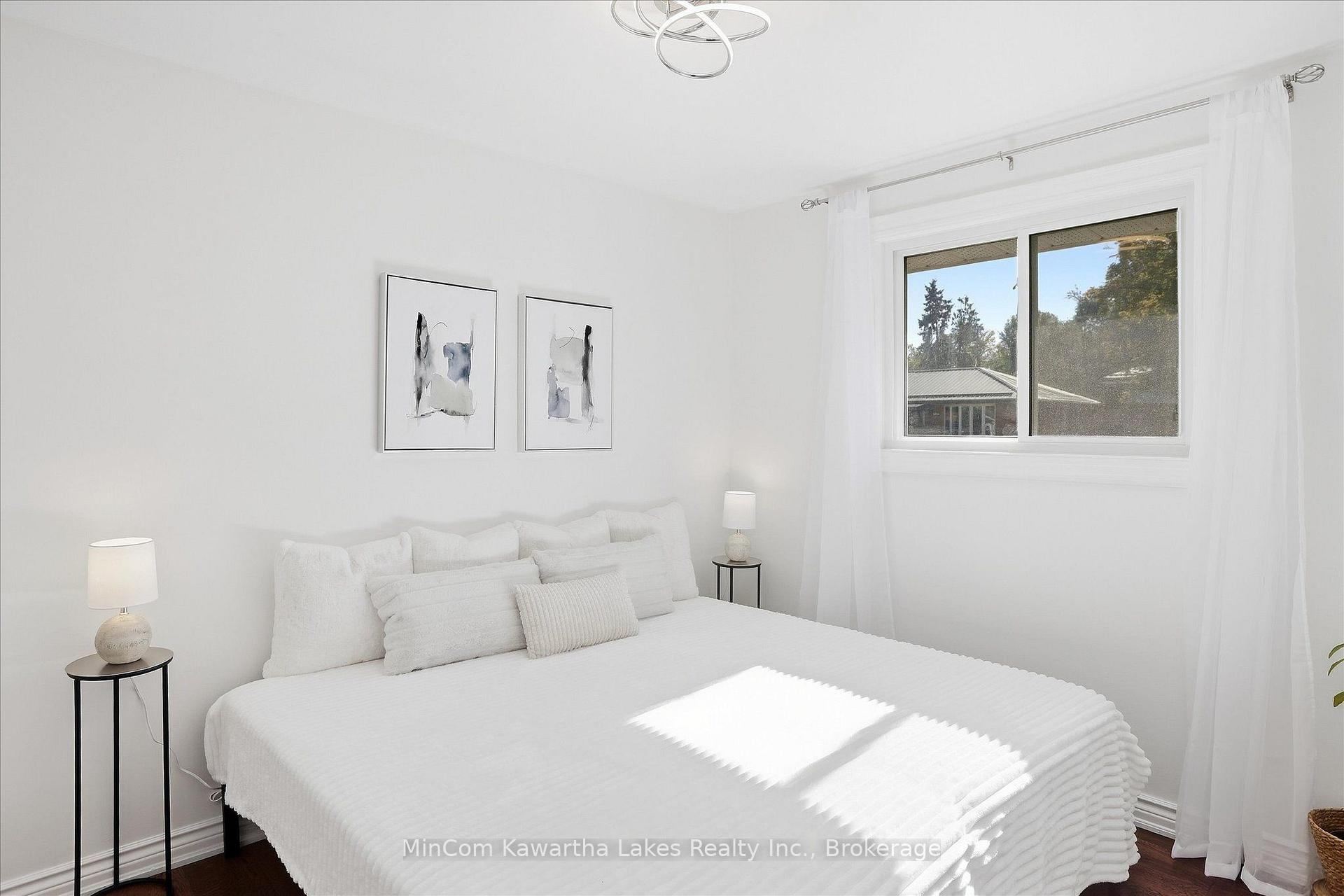 Photo 17 of 398 Applegrove Avenue, Peterborough, Northcrest Ward 5 — HOMEH