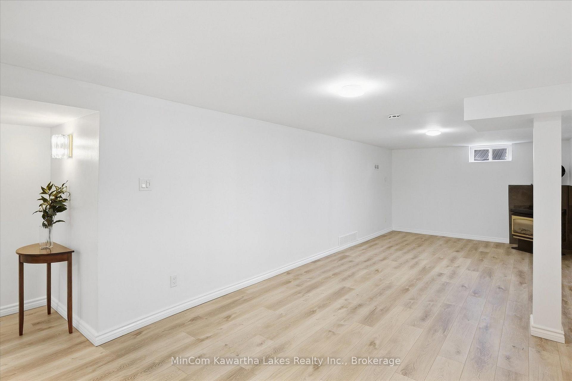 Photo 27 of 398 Applegrove Avenue, Peterborough, Northcrest Ward 5 — HOMEH