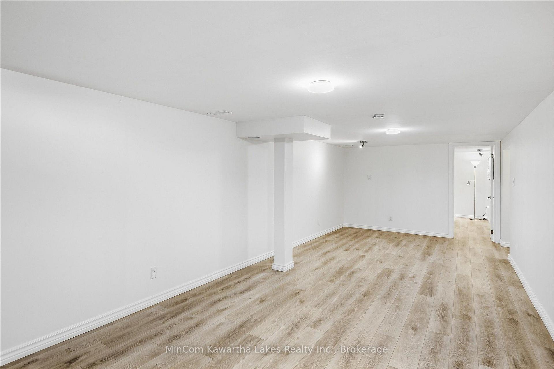 Photo 28 of 398 Applegrove Avenue, Peterborough, Northcrest Ward 5 — HOMEH