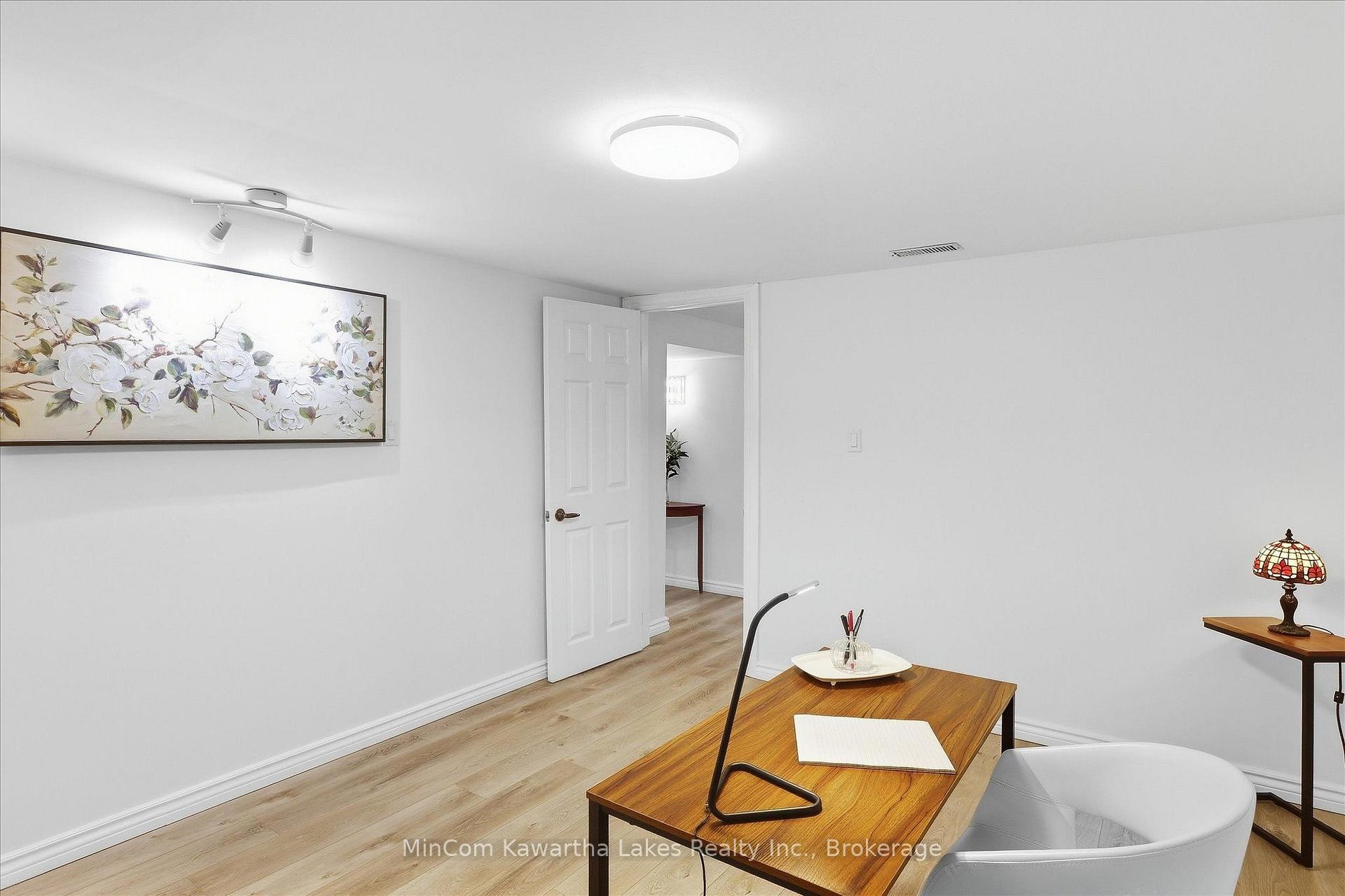 Photo 31 of 398 Applegrove Avenue, Peterborough, Northcrest Ward 5 — HOMEH
