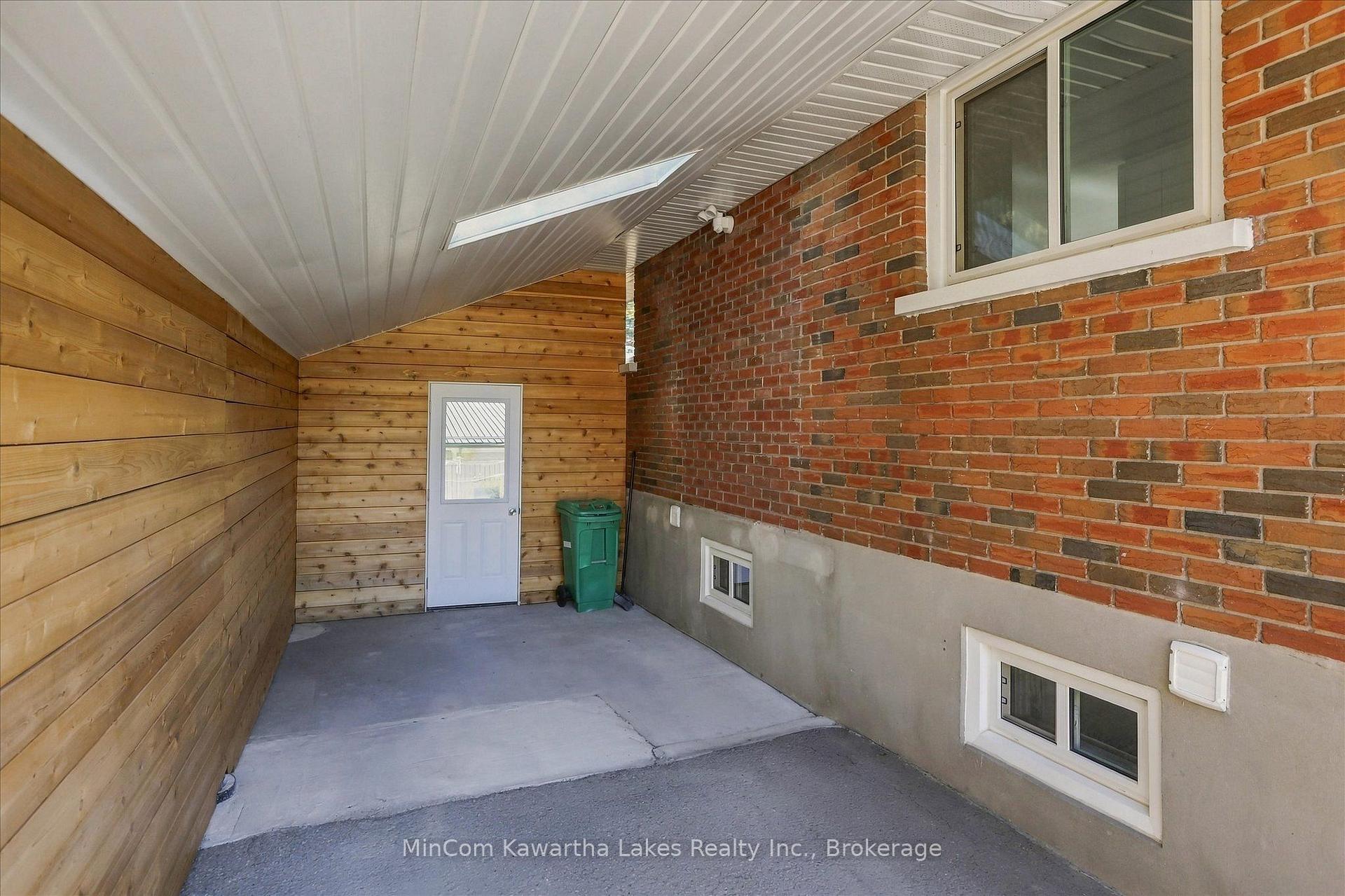 Photo 37 of 398 Applegrove Avenue, Peterborough, Northcrest Ward 5 — HOMEH