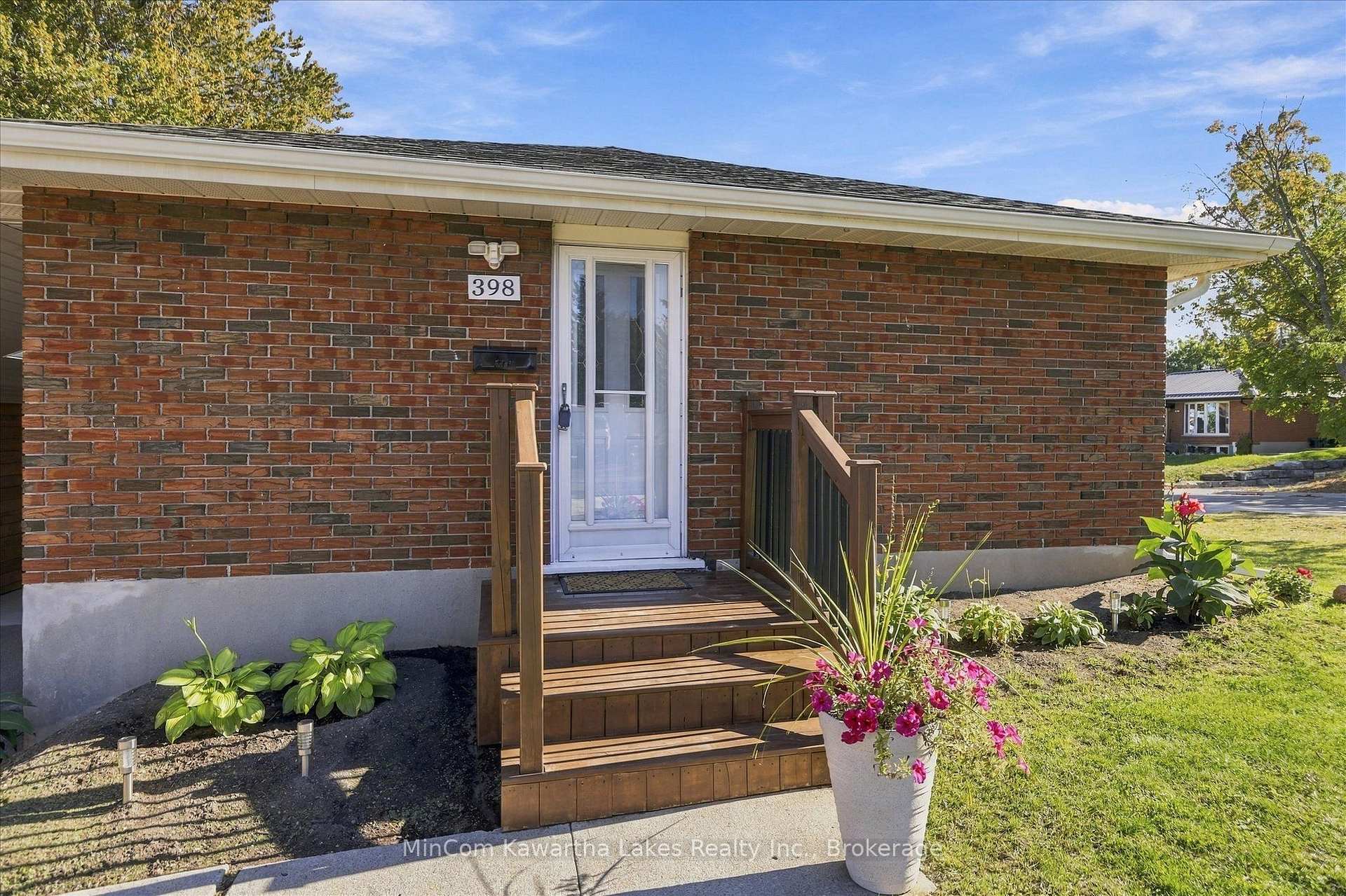 Photo 42 of 398 Applegrove Avenue, Peterborough, Northcrest Ward 5 — HOMEH