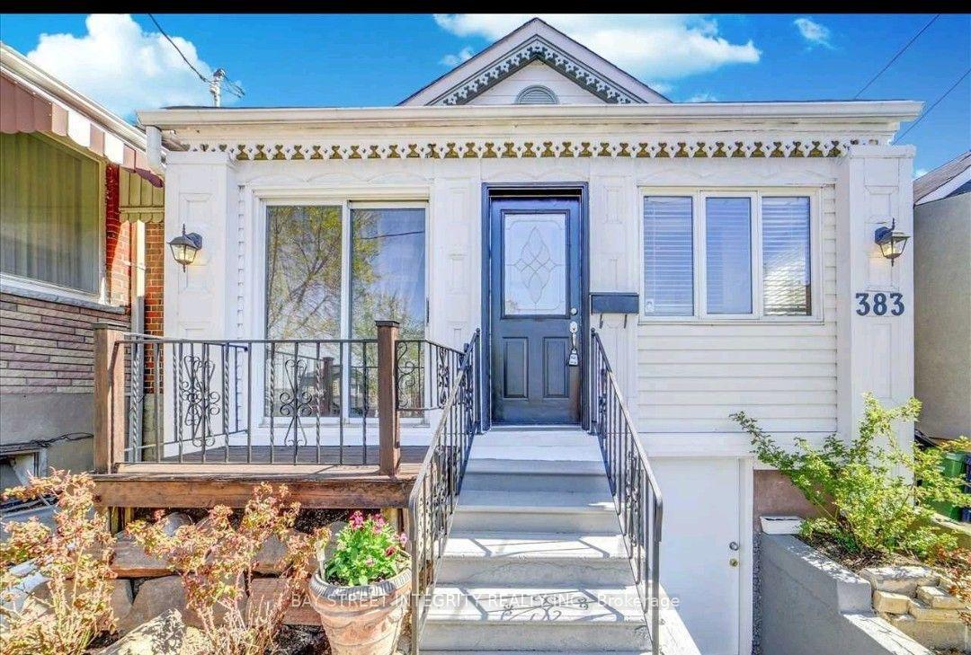 Photo of 383 Silverthorn Avenue