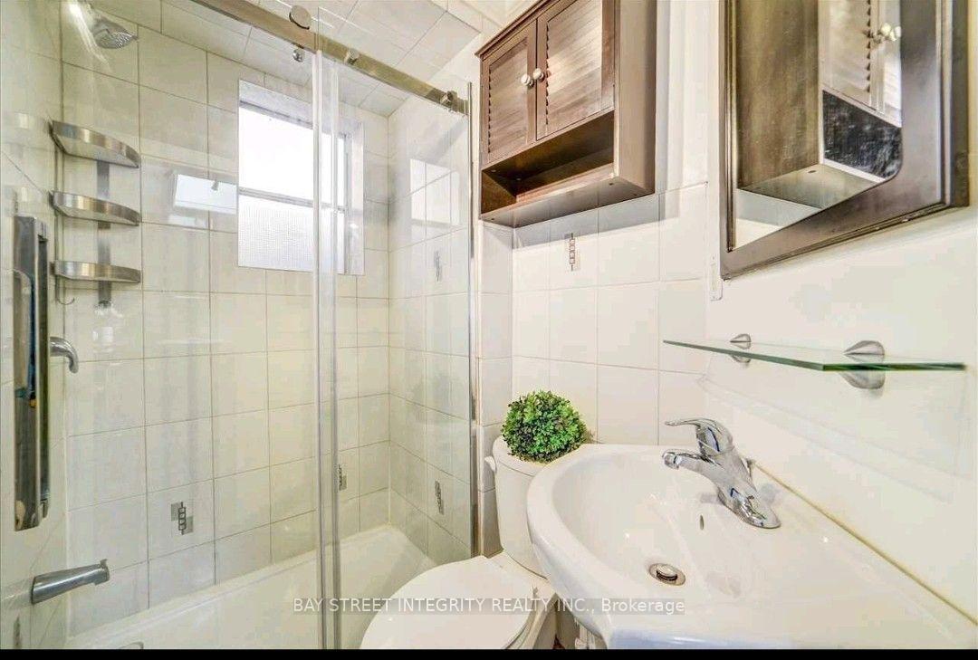 Photo 11 of 383 Silverthorn Avenue, Toronto, Keelesdale-Eglinton West — HOMEH