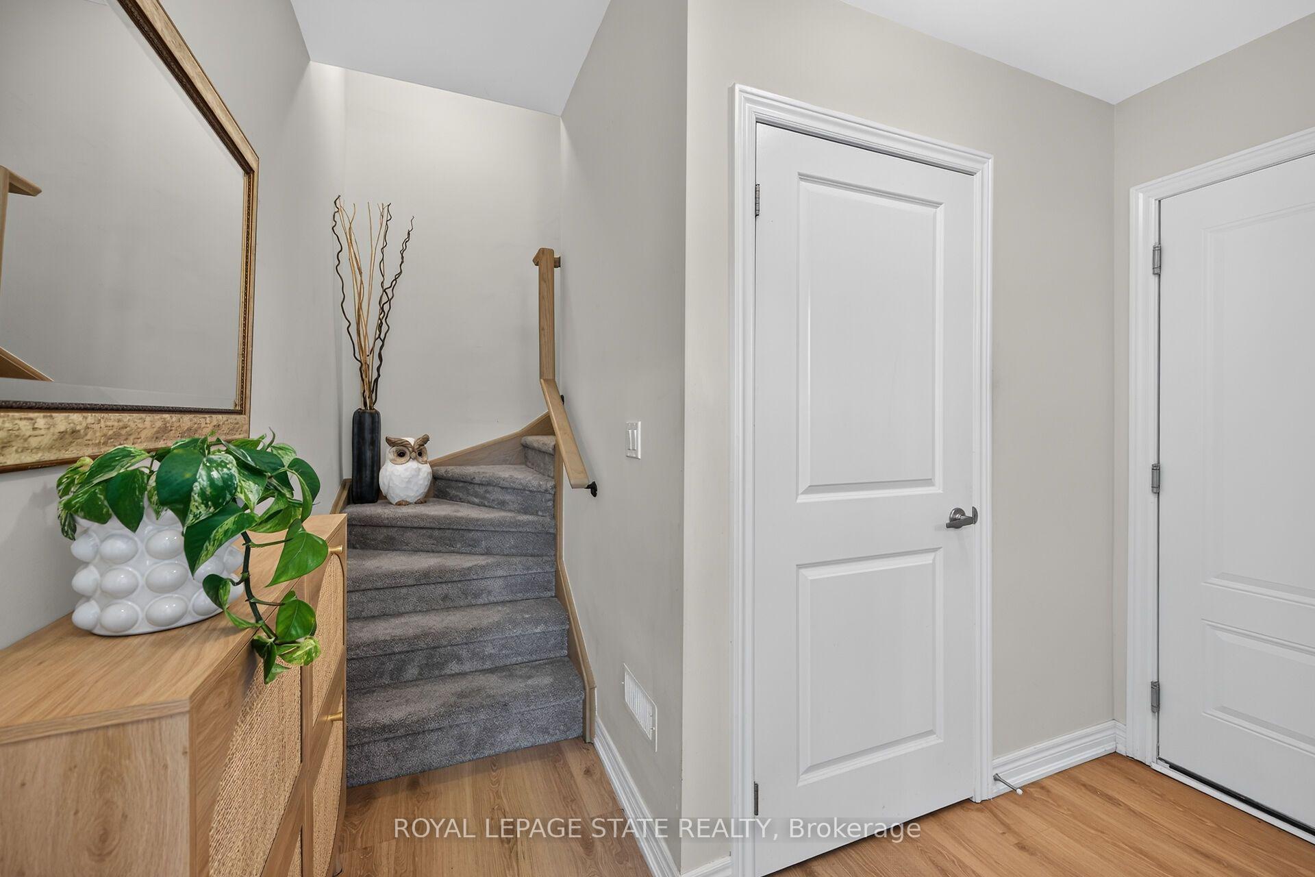 Photo 8 of Unit 35, 40 Zinfandel Drive, Hamilton, Winona — HOMEH