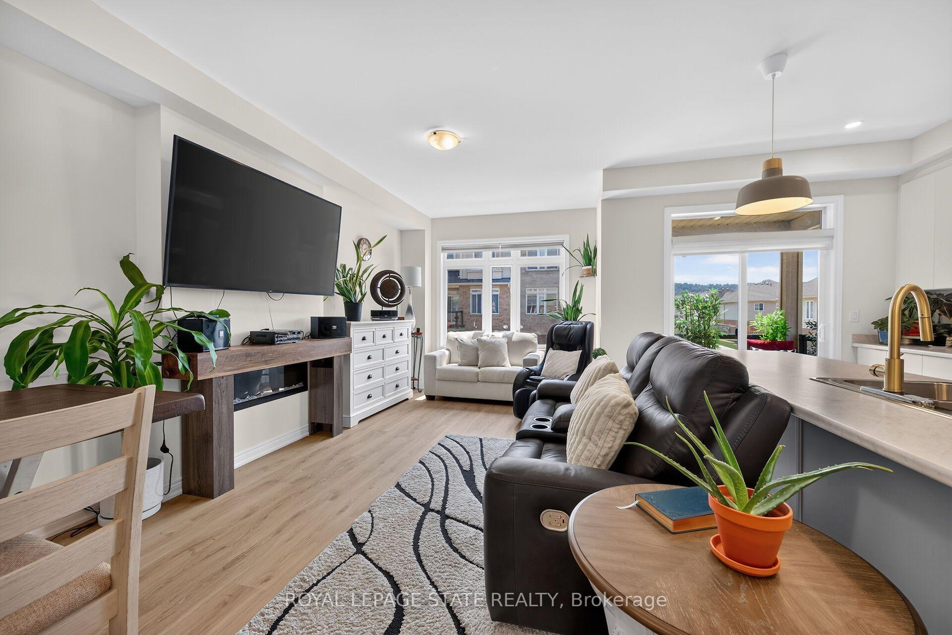 Photo 13 of Unit 35, 40 Zinfandel Drive, Hamilton, Winona — HOMEH