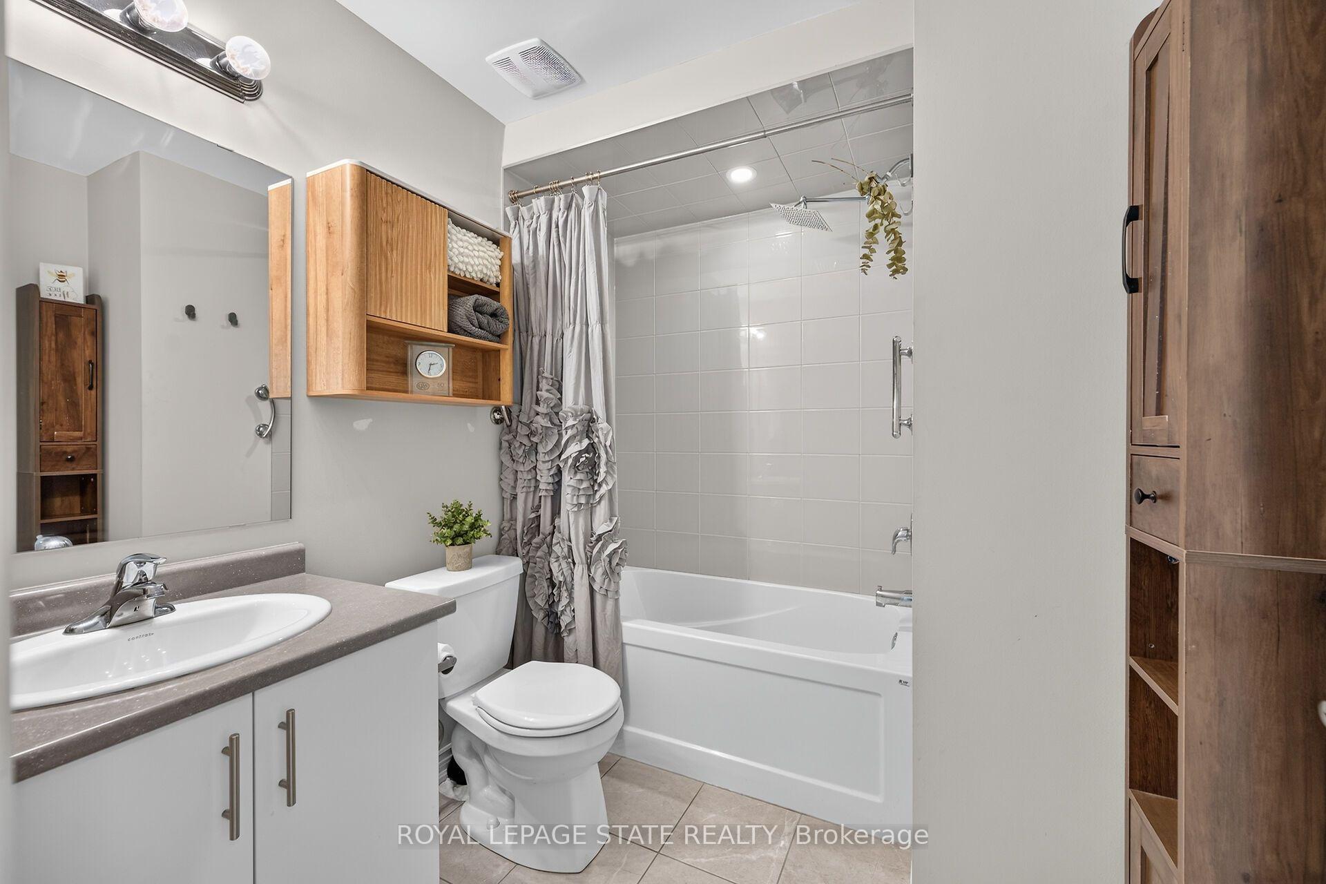 Photo 38 of Unit 35, 40 Zinfandel Drive, Hamilton, Winona — HOMEH