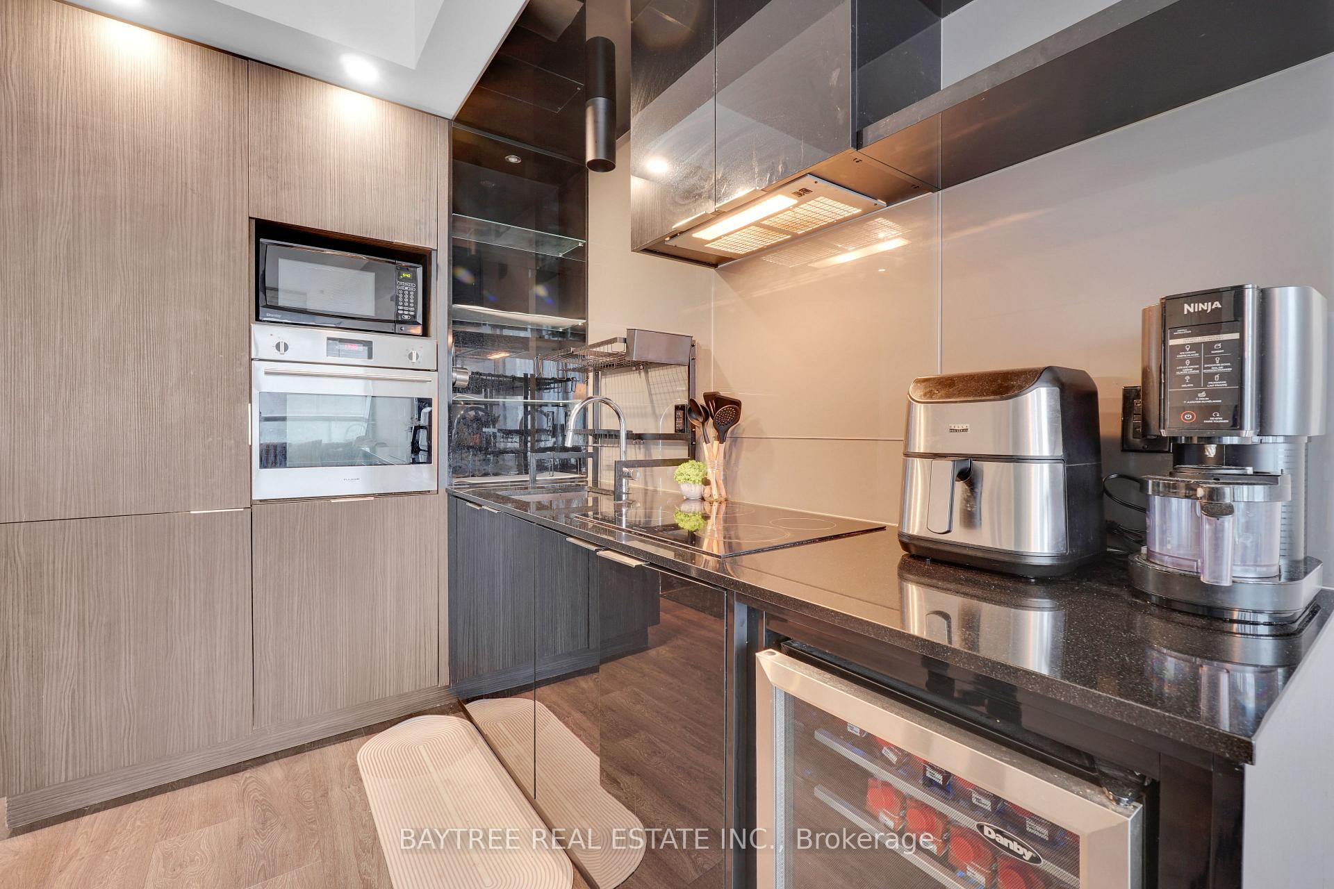 Photo 3 of Unit 2610, 70 Temperance Street, Toronto, Bay Street Corridor — HOMEH
