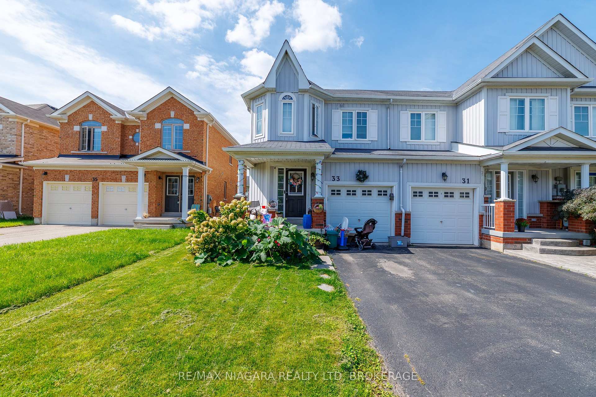 Photo 2 of 33 Colonel Lyall Street, St. Catharines, Secord Woods — HOMEH