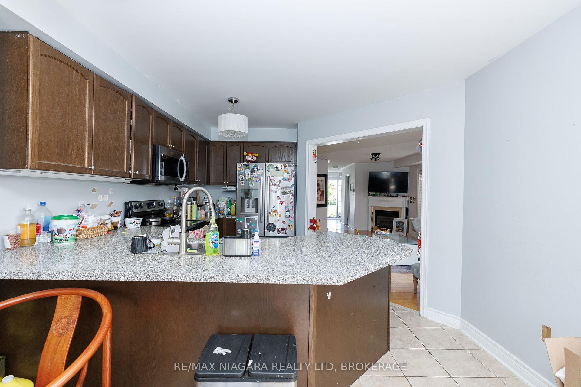 Photo 11 of 33 Colonel Lyall Street, St. Catharines, Secord Woods — HOMEH