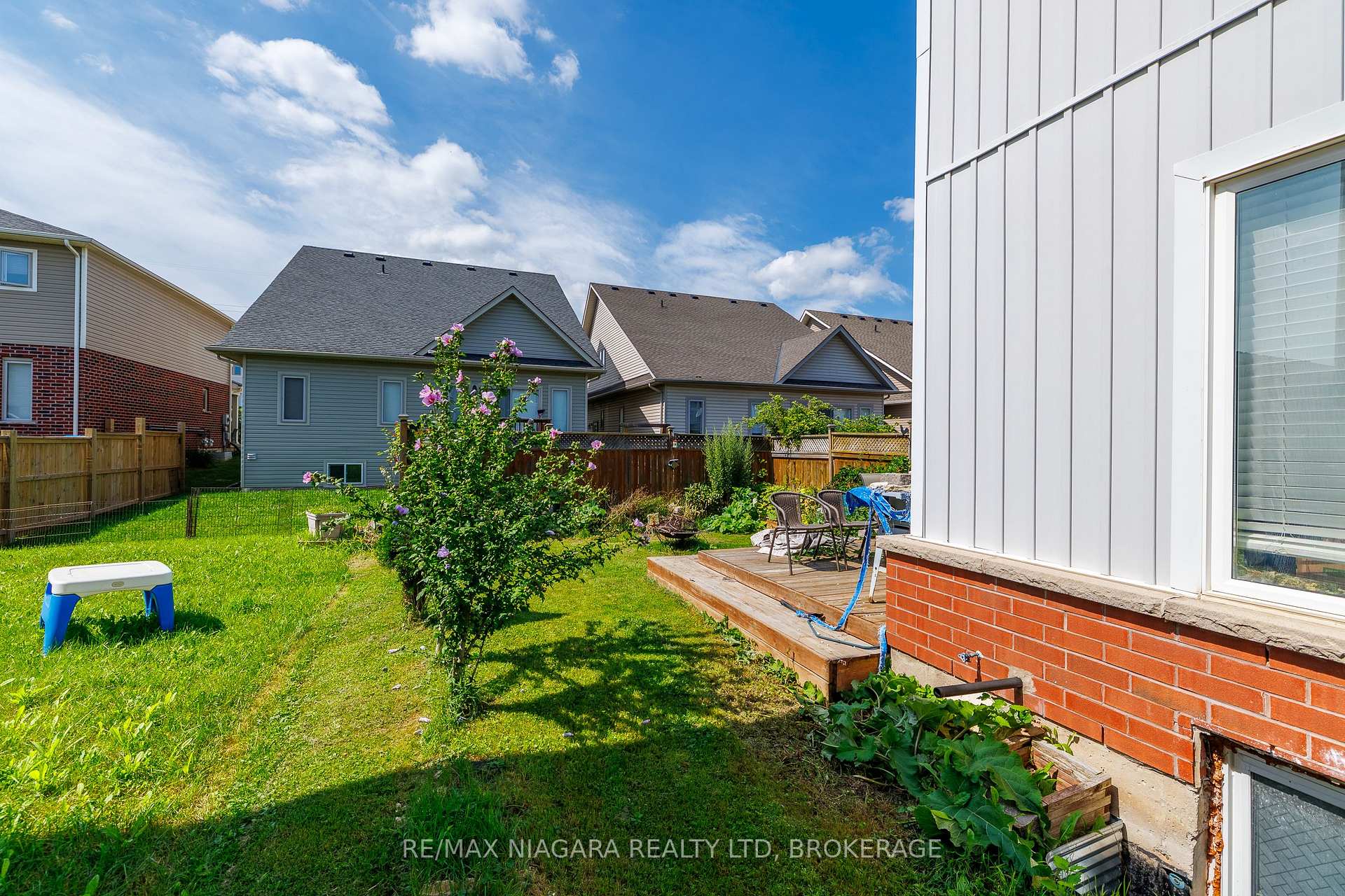 Photo 27 of 33 Colonel Lyall Street, St. Catharines, Secord Woods — HOMEH