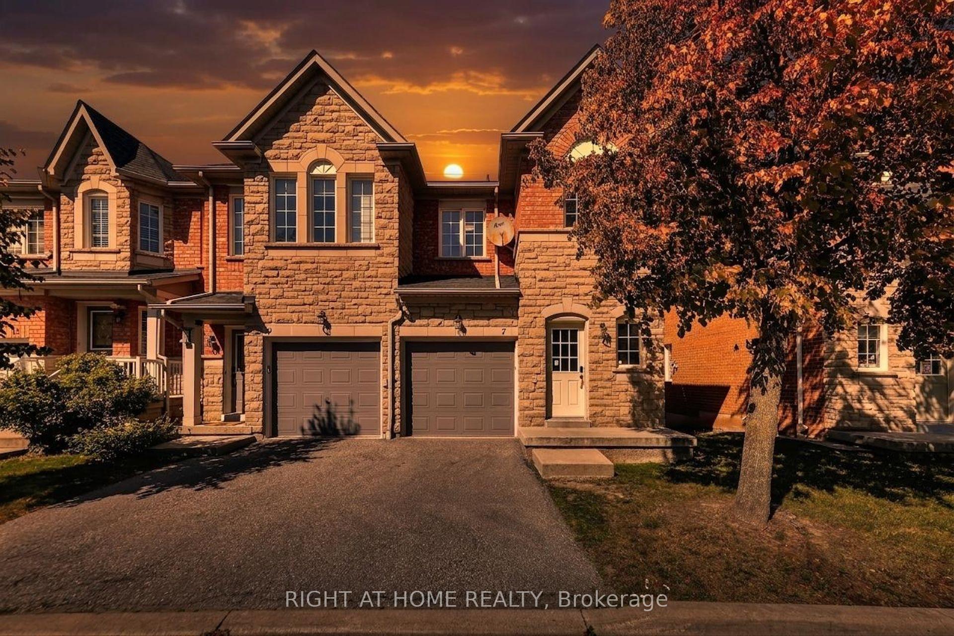 Photo 2 of Unit 7, 5260 Mcfarren Boulevard, Mississauga, Central Erin Mills — HOMEH