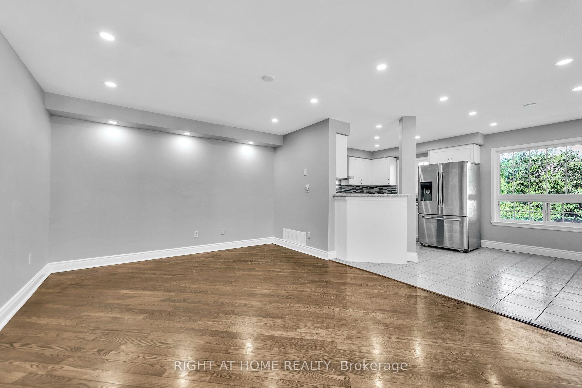 Photo 6 of Unit 7, 5260 Mcfarren Boulevard, Mississauga, Central Erin Mills — HOMEH