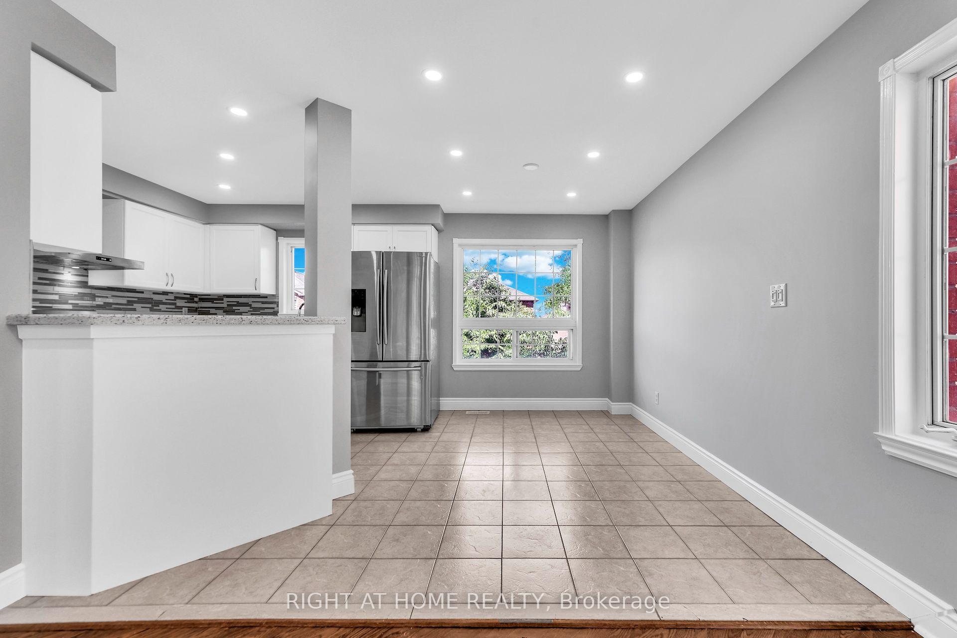 Photo 8 of Unit 7, 5260 Mcfarren Boulevard, Mississauga, Central Erin Mills — HOMEH