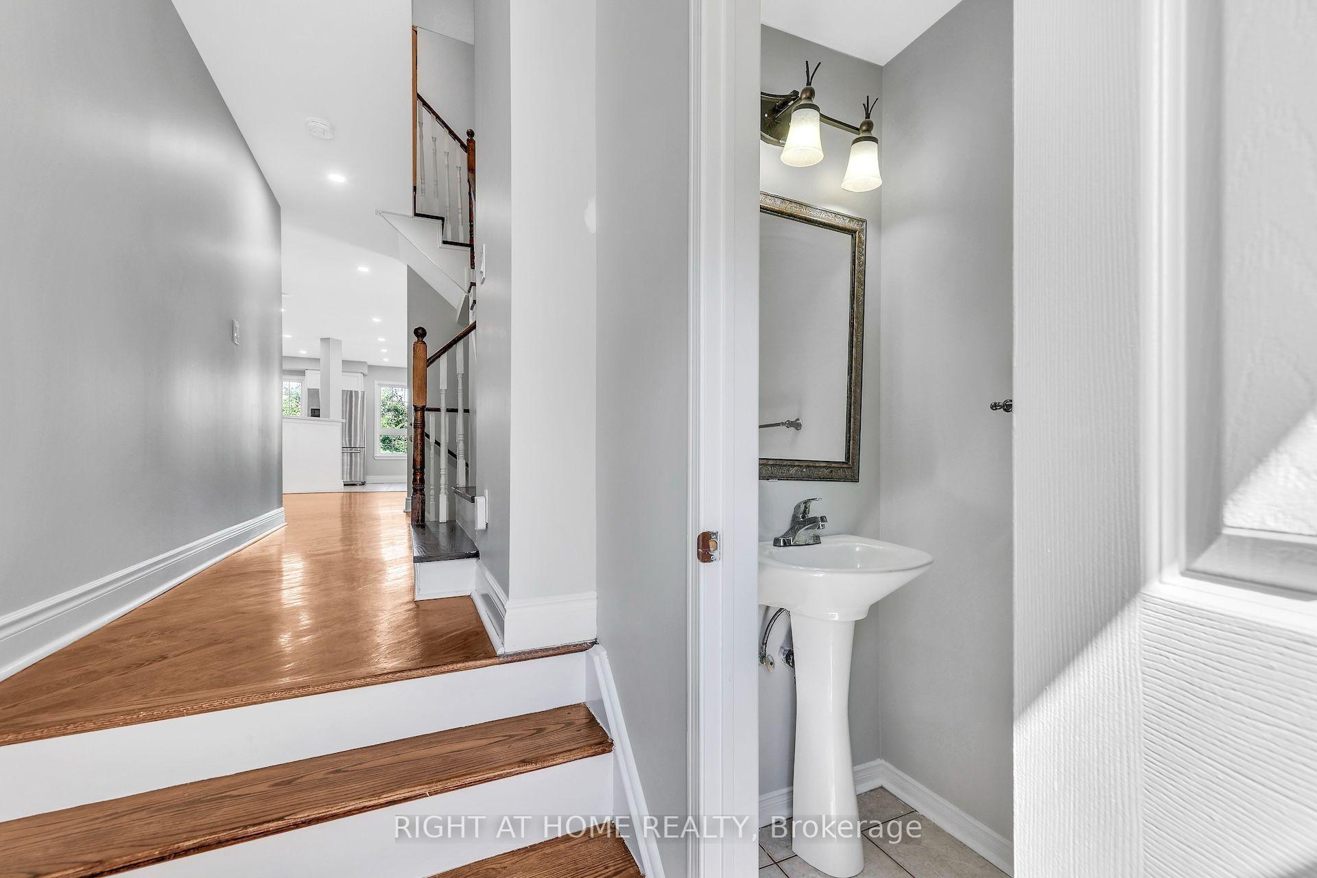 Photo 11 of Unit 7, 5260 Mcfarren Boulevard, Mississauga, Central Erin Mills — HOMEH