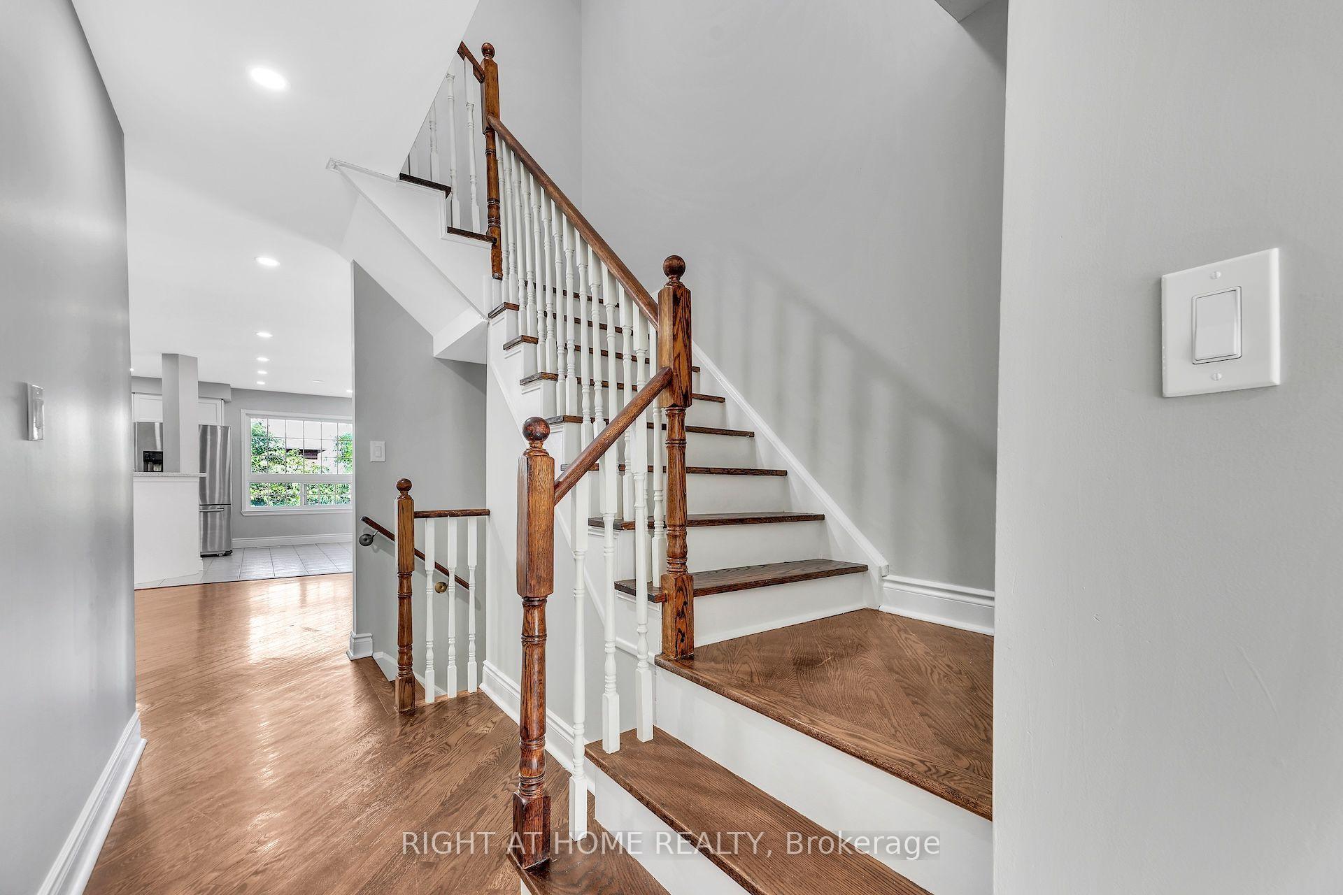 Photo 12 of Unit 7, 5260 Mcfarren Boulevard, Mississauga, Central Erin Mills — HOMEH