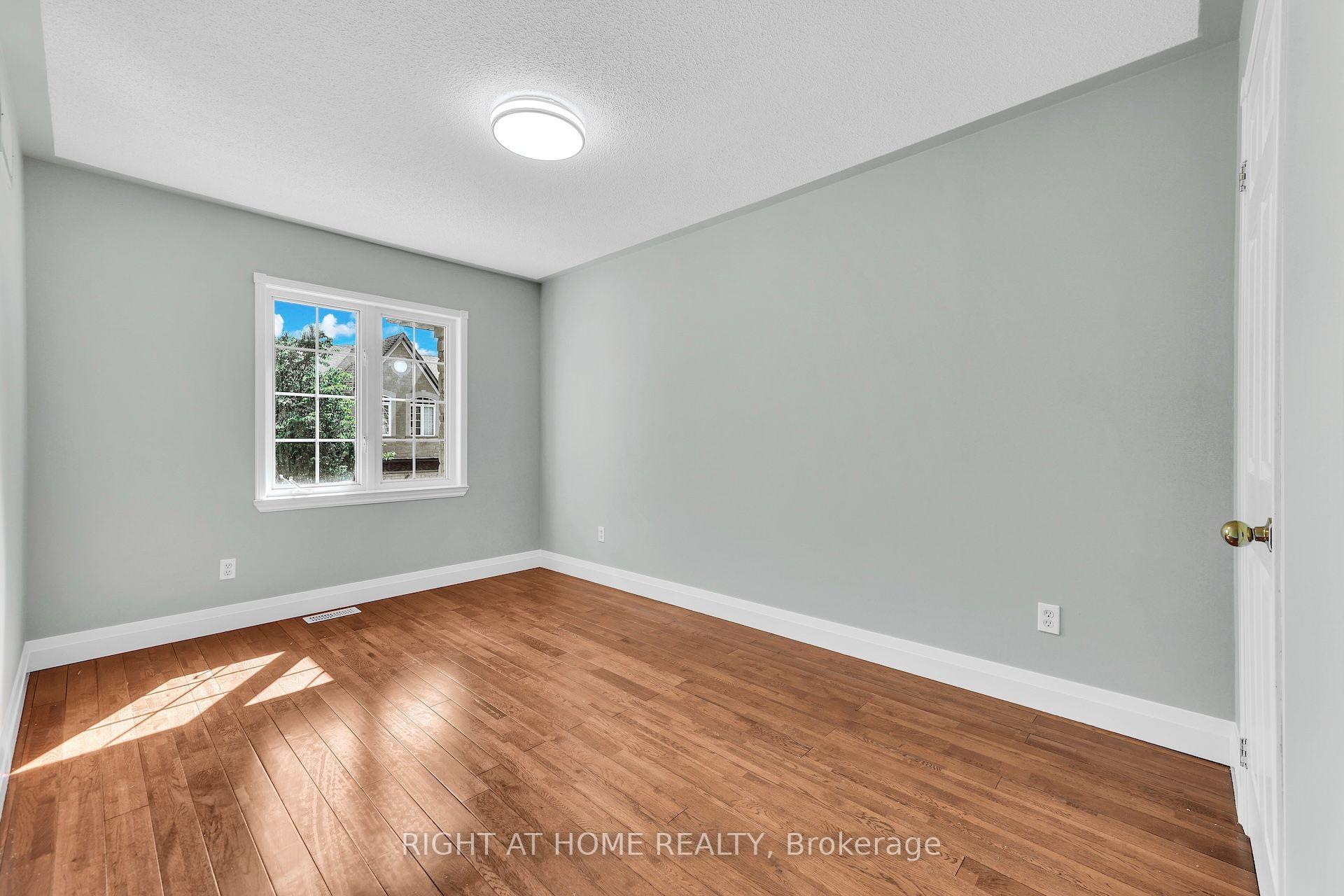 Photo 20 of Unit 7, 5260 Mcfarren Boulevard, Mississauga, Central Erin Mills — HOMEH