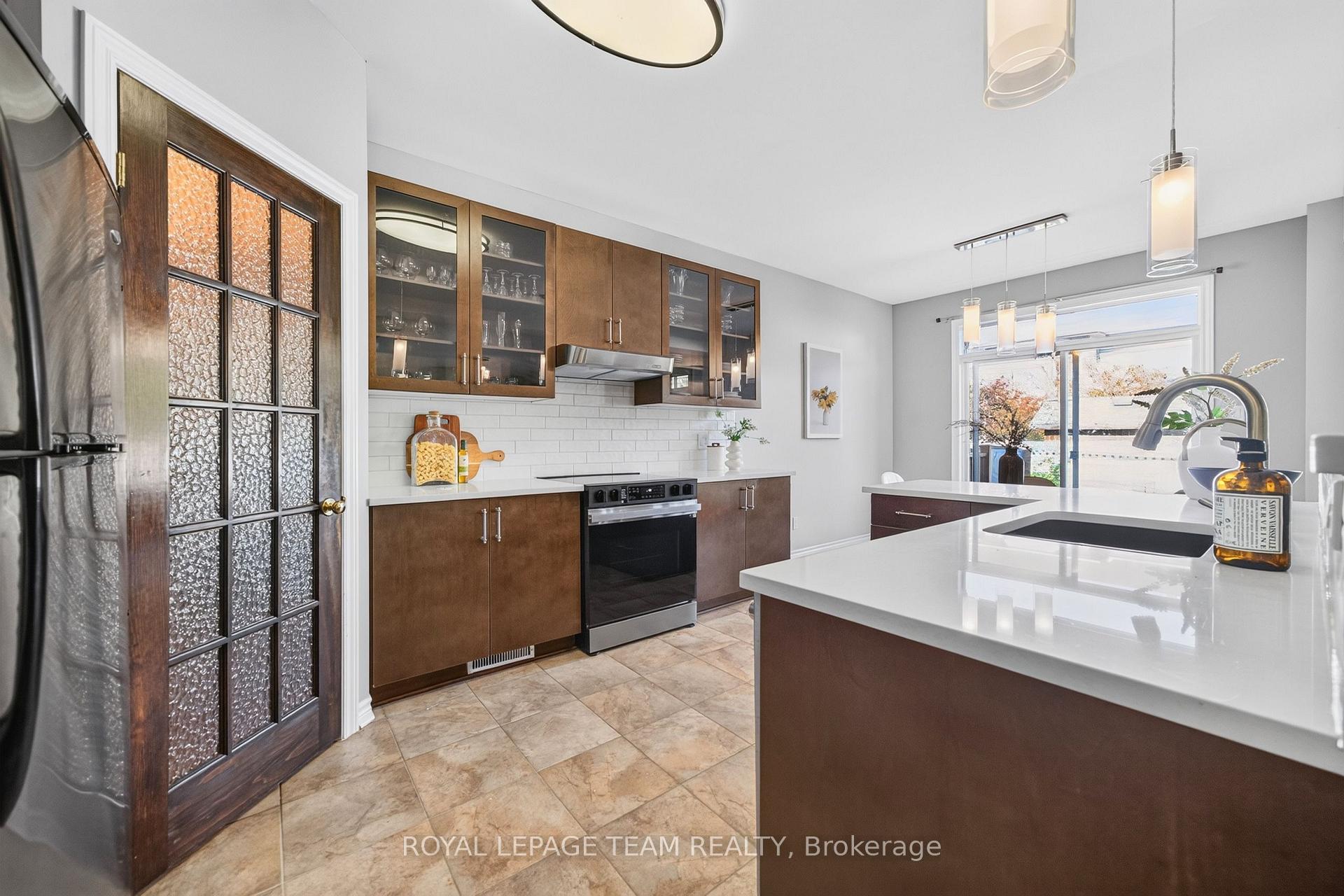Photo 15 of 65 Osprey Crescent, Ottawa, Kanata - Bridlewood — HOMEH