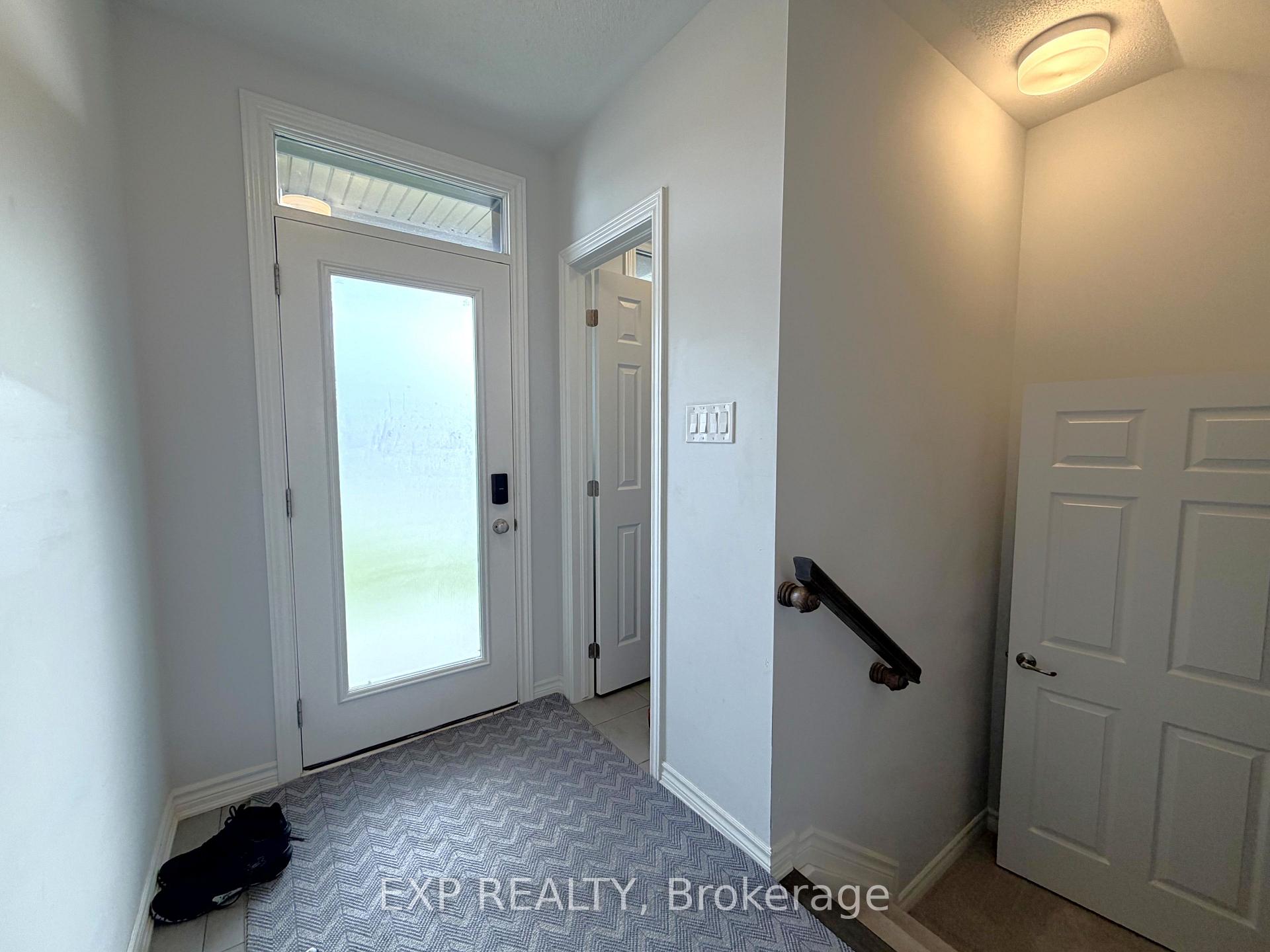 Photo 3 of 27 Bermondsey Way, Ottawa, Stittsville (North) — HOMEH