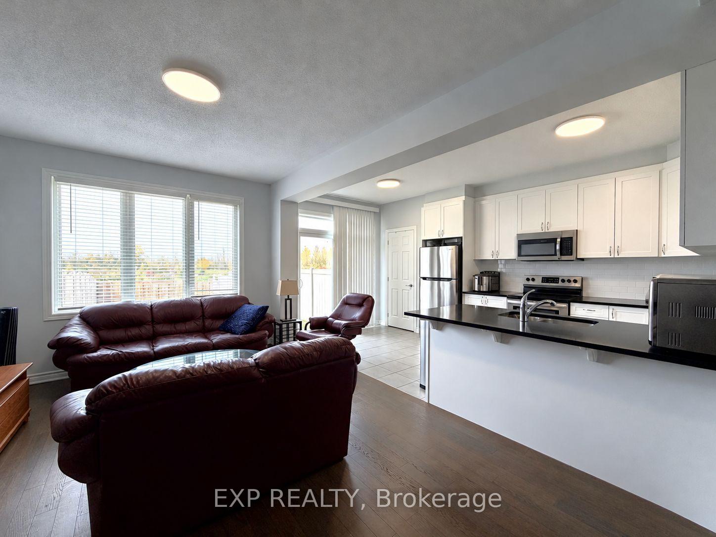 Photo 7 of 27 Bermondsey Way, Ottawa, Stittsville (North) — HOMEH