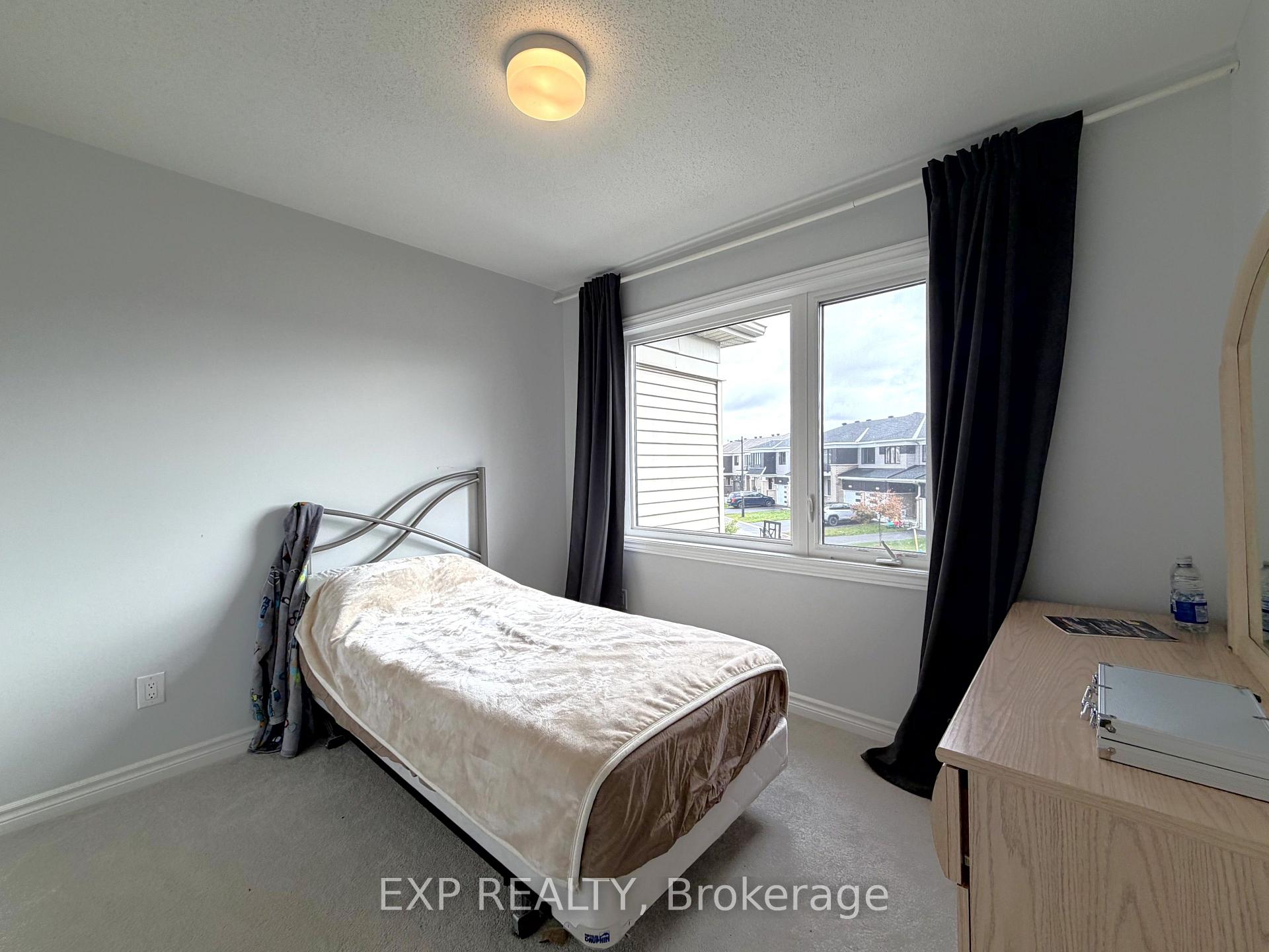 Photo 9 of 27 Bermondsey Way, Ottawa, Stittsville (North) — HOMEH