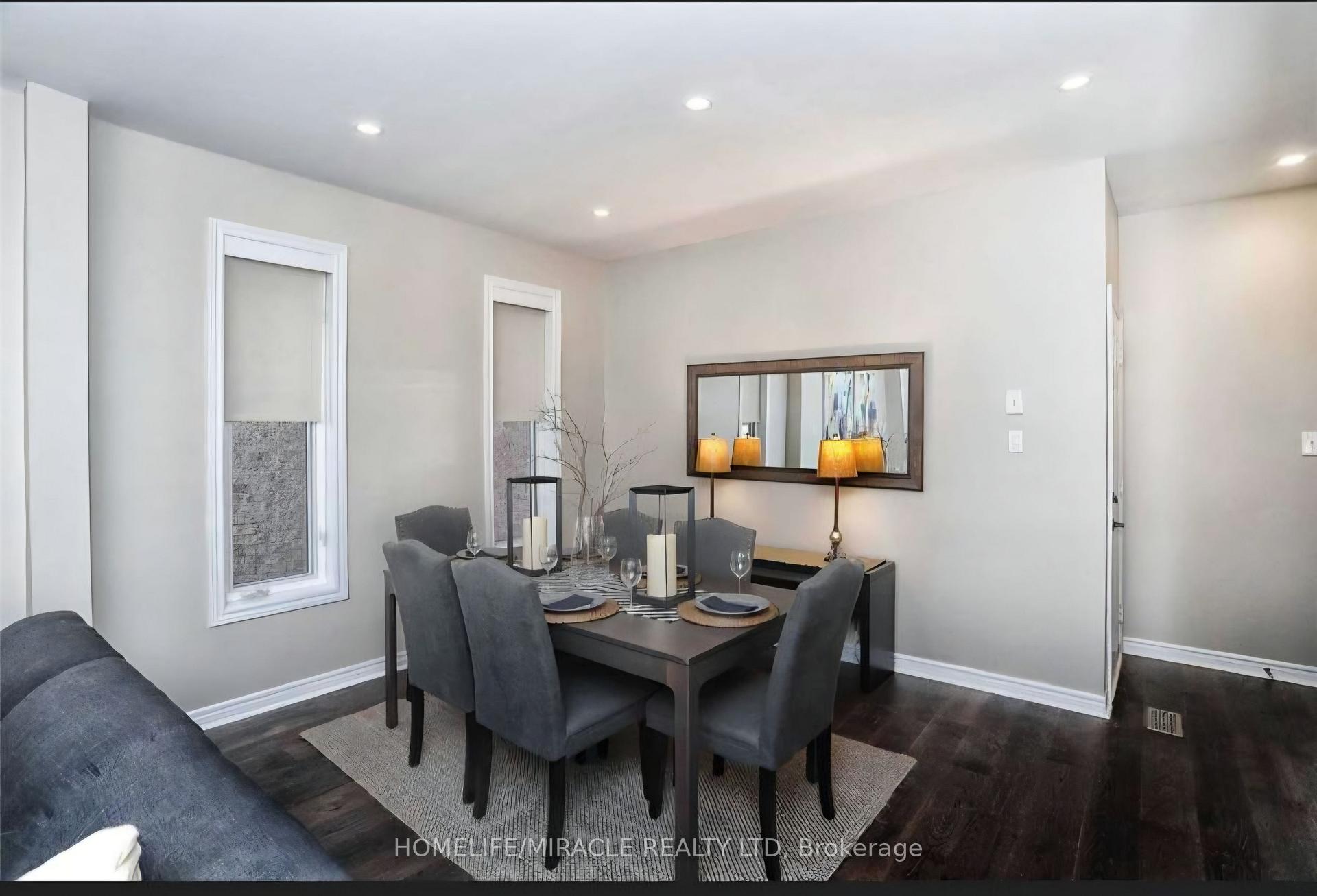 Photo 5 of 71 Pantomine Boulevard, Brampton, Bram West — HOMEH