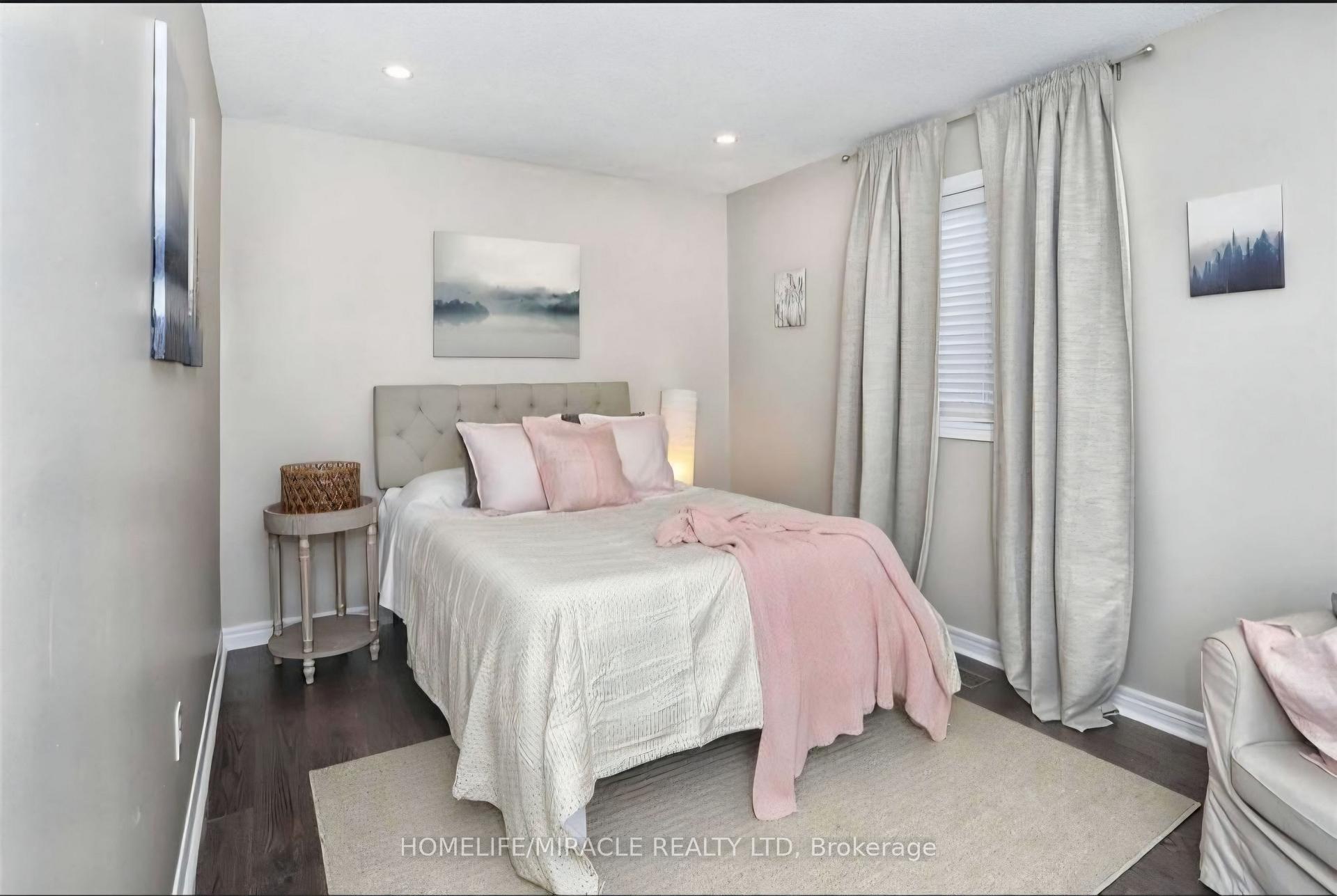 Photo 9 of 71 Pantomine Boulevard, Brampton, Bram West — HOMEH