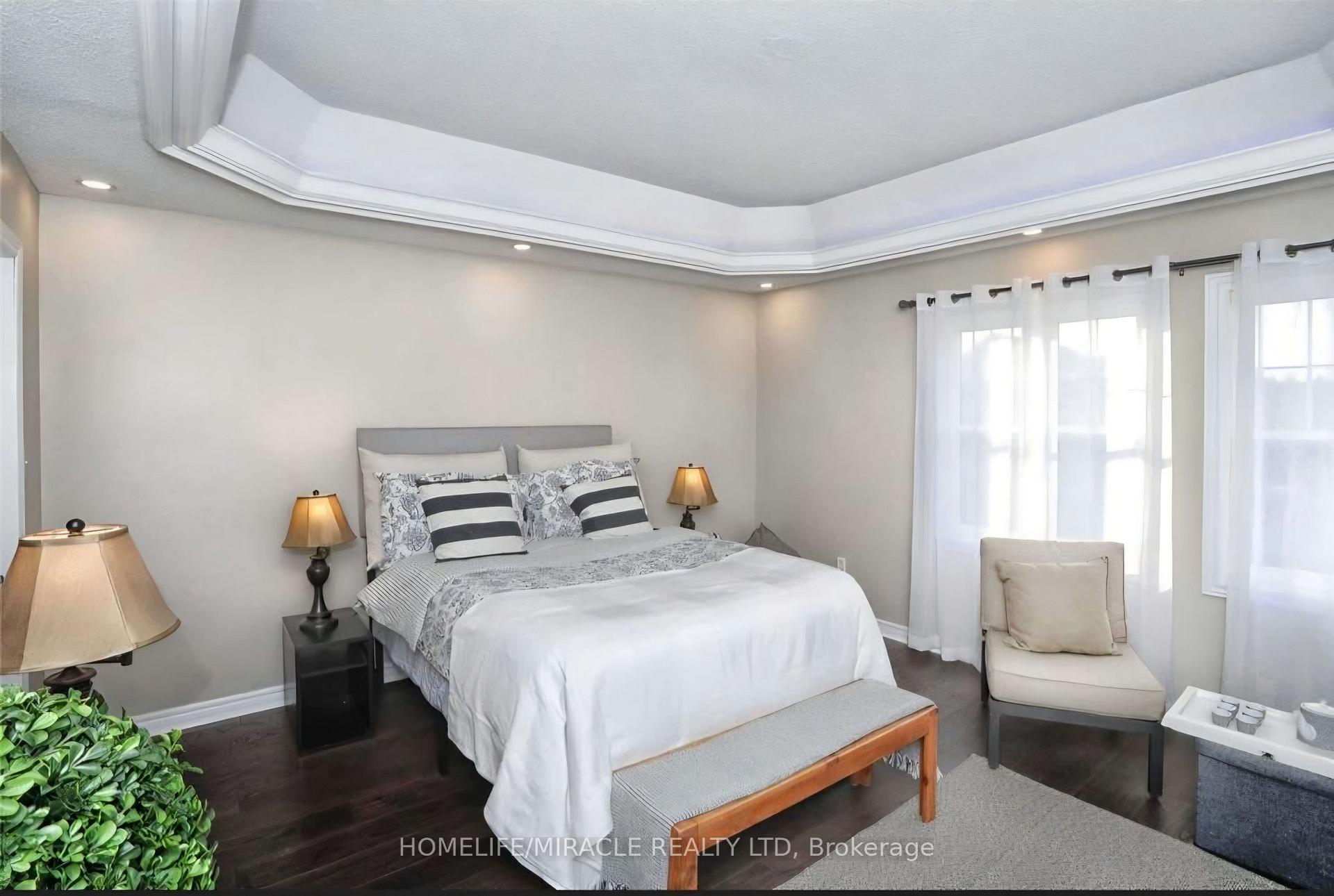Photo 12 of 71 Pantomine Boulevard, Brampton, Bram West — HOMEH