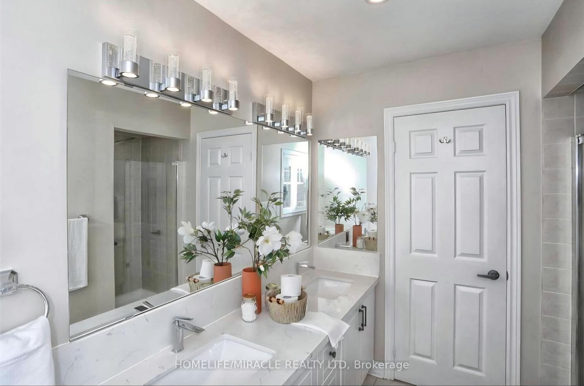 Photo 14 of 71 Pantomine Boulevard, Brampton, Bram West — HOMEH