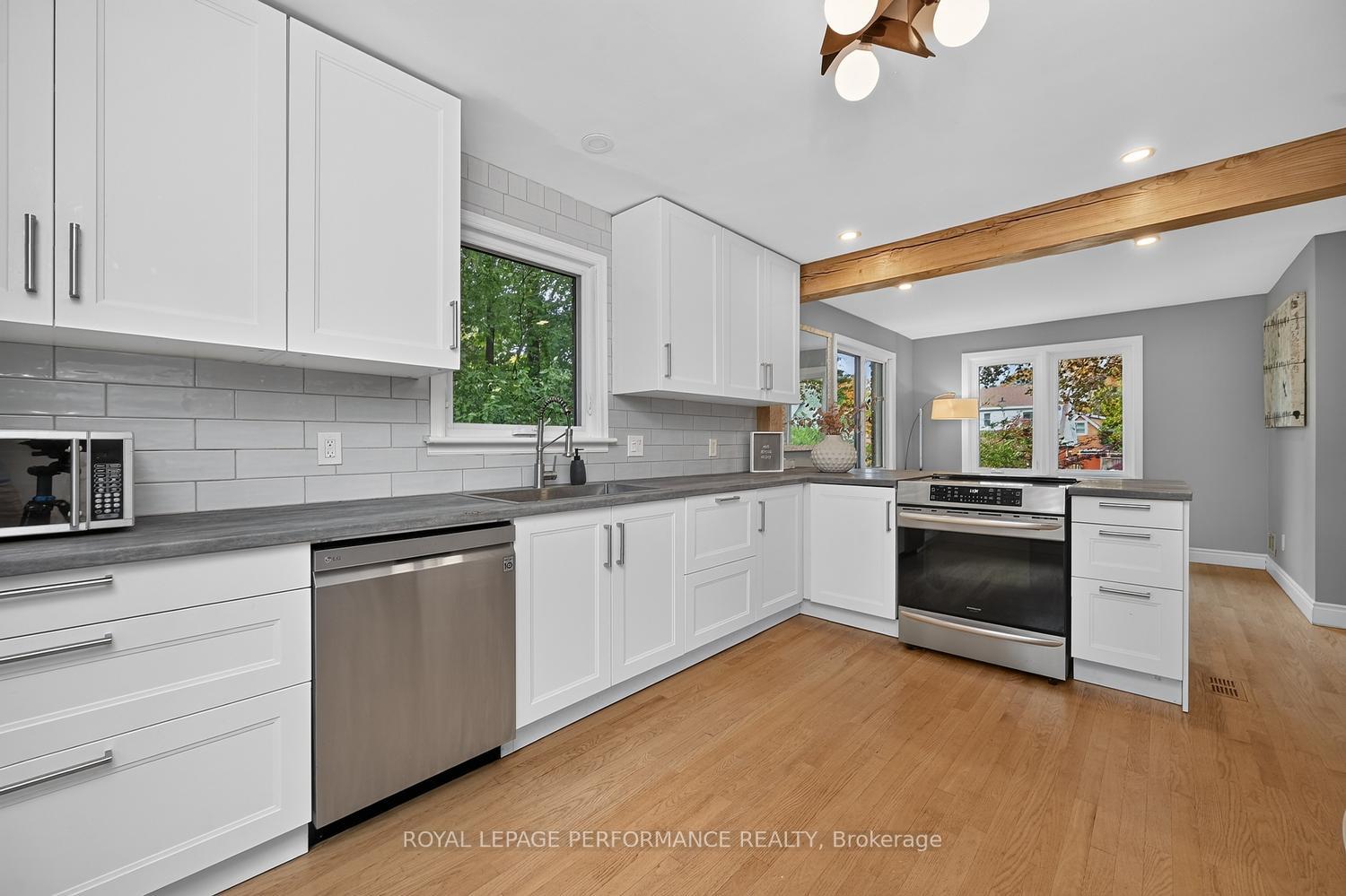 Photo 10 of 140 Begonia Avenue, Ottawa, Applewood Acres — HOMEH